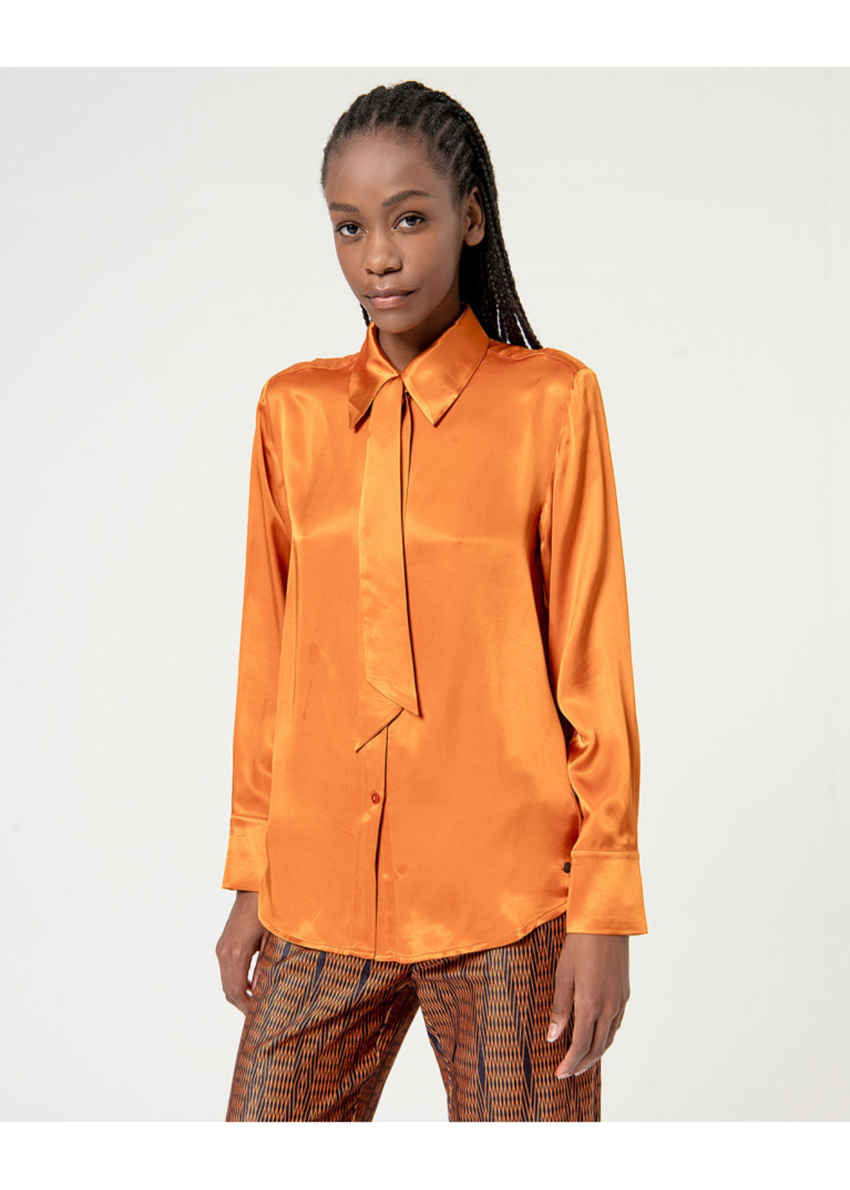 Surkana Surkana Satin Shirt With Plain Bow - Orange