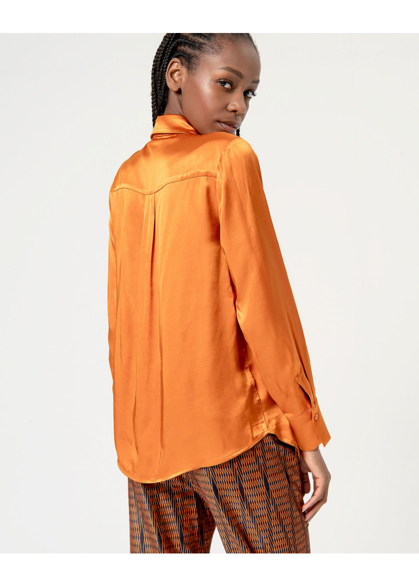Surkana Surkana Chemise En Satin Avec Nœud Uni - Orange