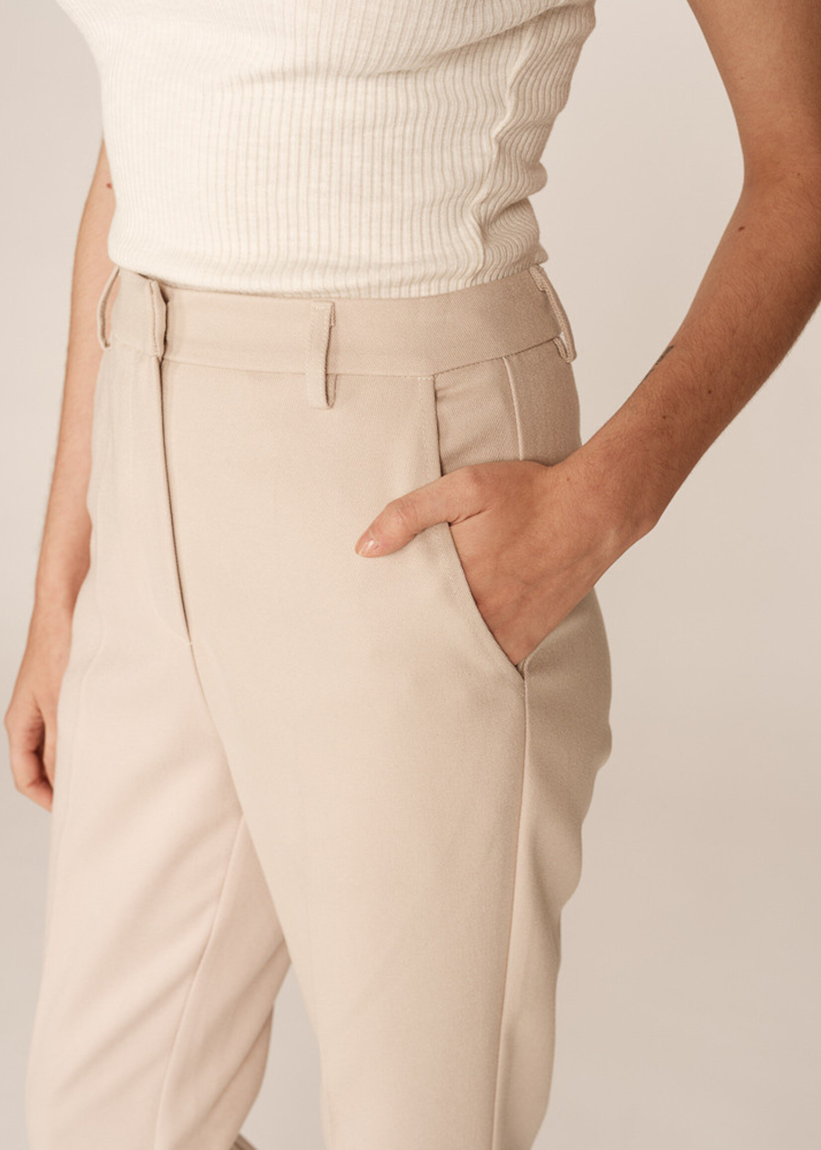 Grace and Mila Grace & Mila People Trousers - Beige