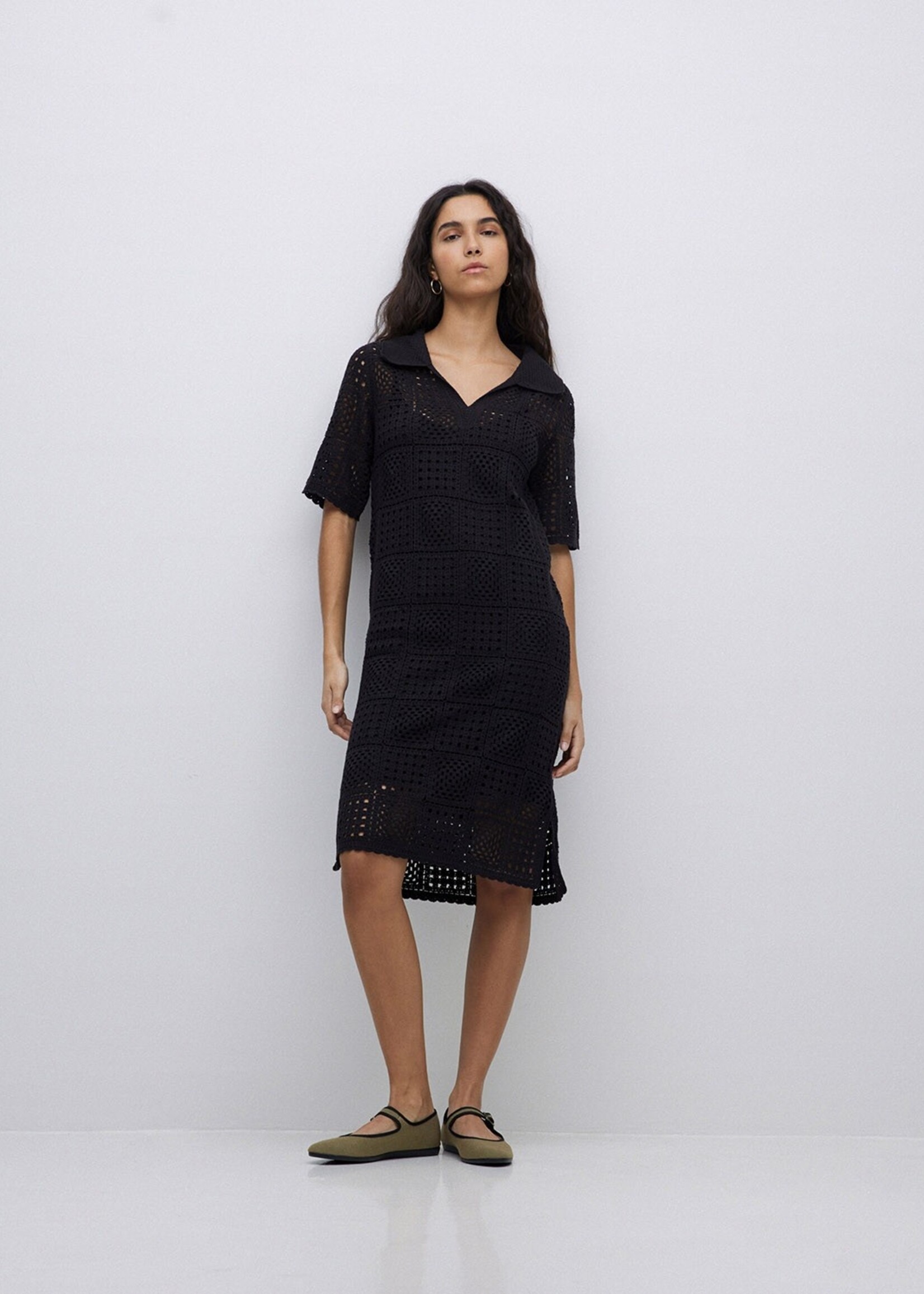 Yerse Yerse Robe En Crochet À Col Roulé - Noir