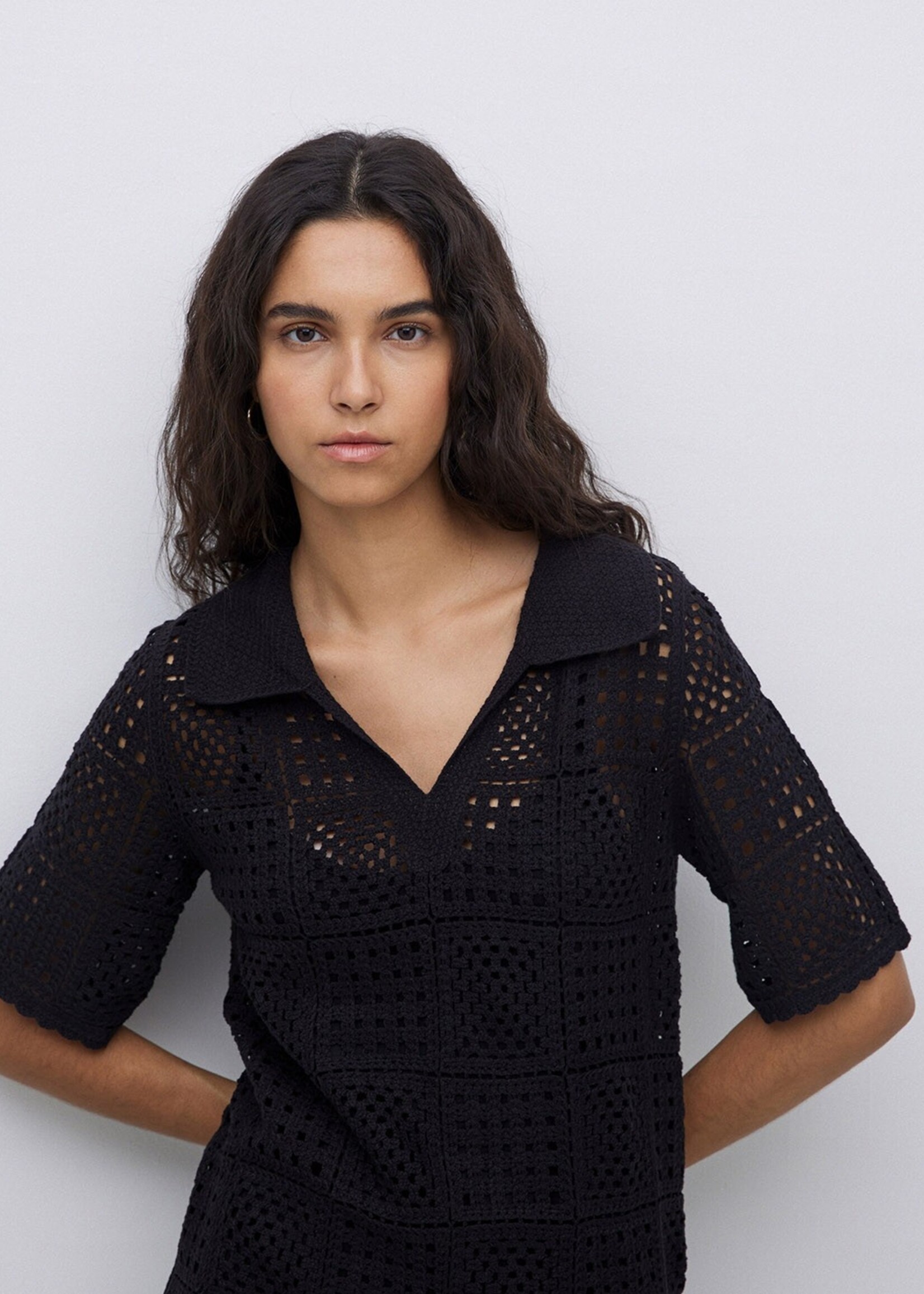 Yerse Yerse Robe En Crochet À Col Roulé - Noir