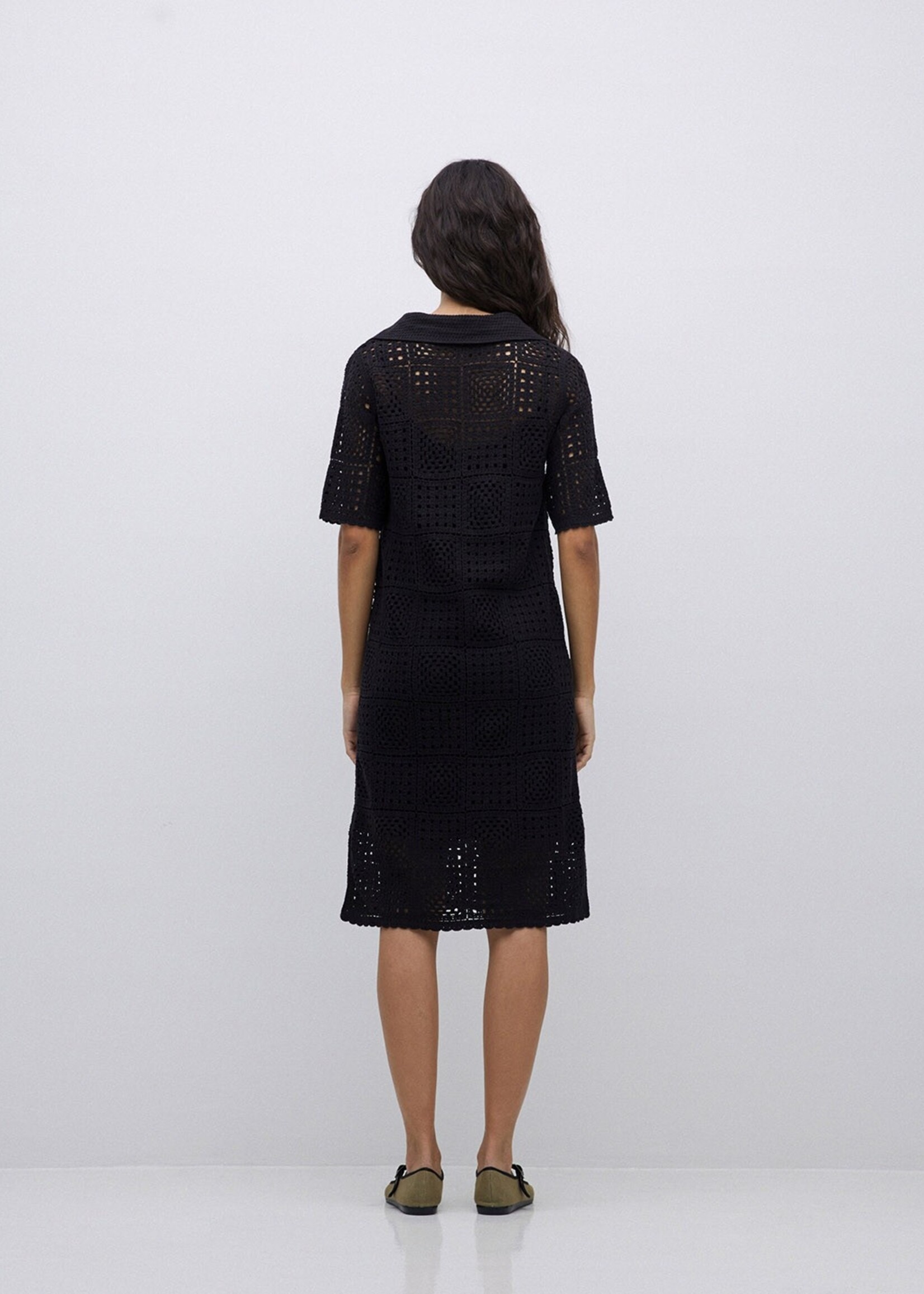 Yerse Yerse Robe En Crochet À Col Roulé - Noir