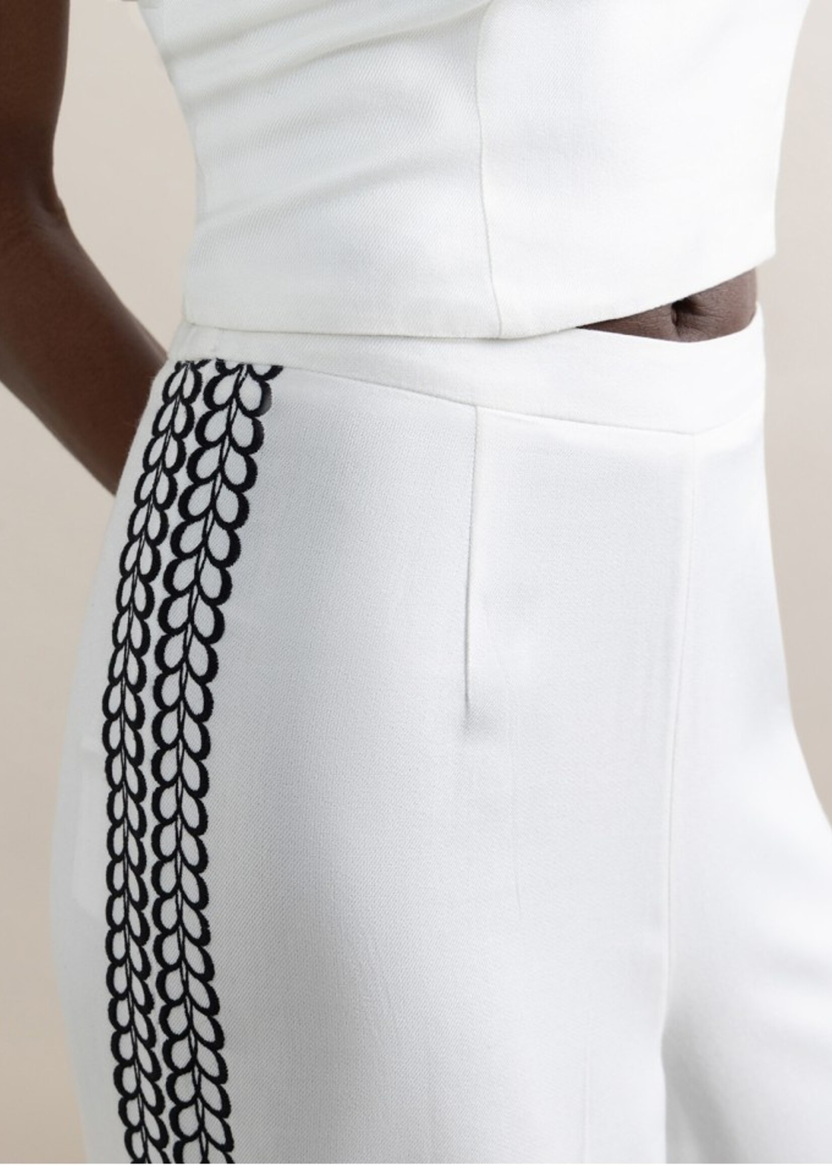 Surkana Surkana Pantalon Large Avec Broderie - Blanc
