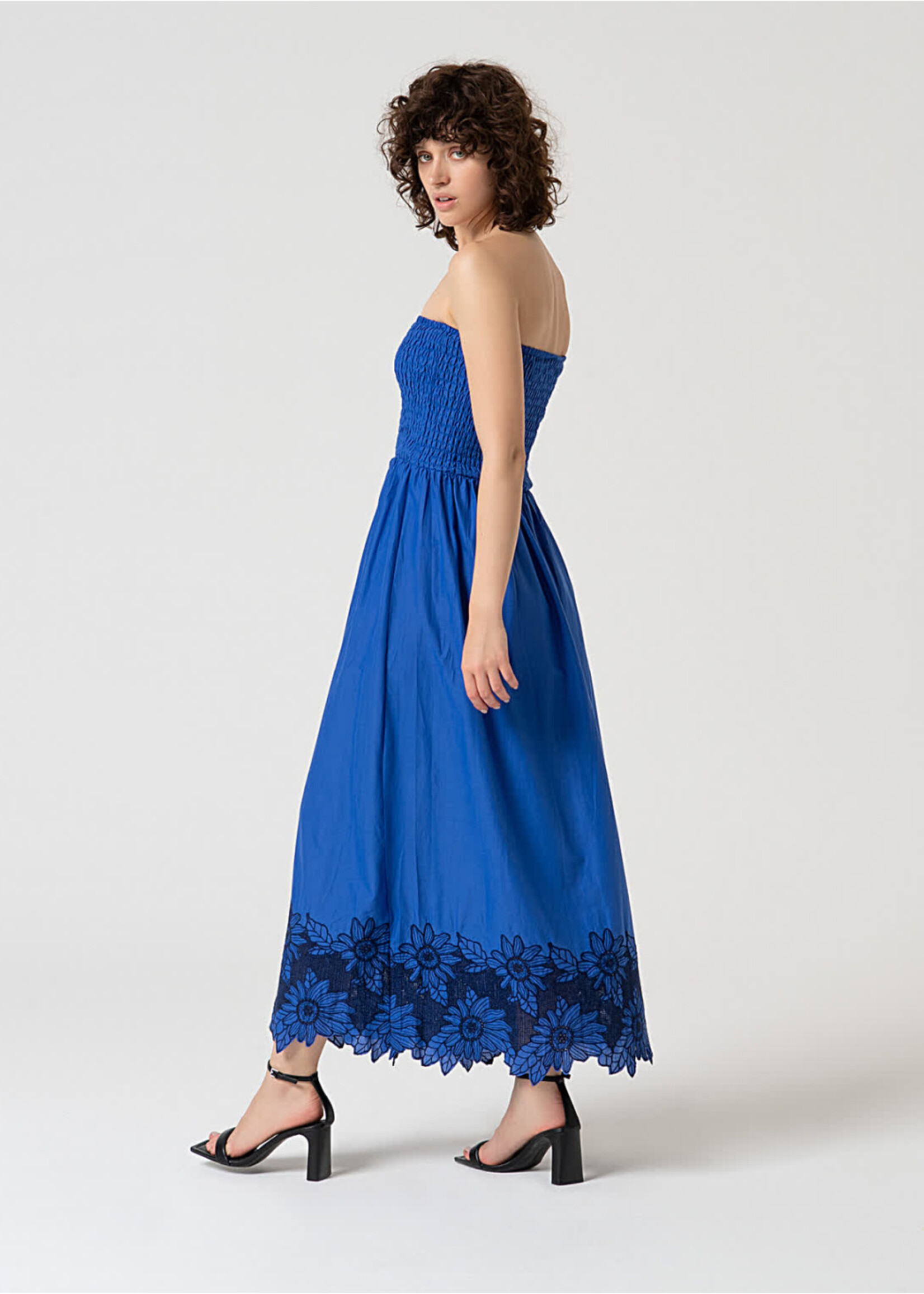 Surkana Surkana Robe Longue Extensible À Épaules Dénudées - Cobalt Blue