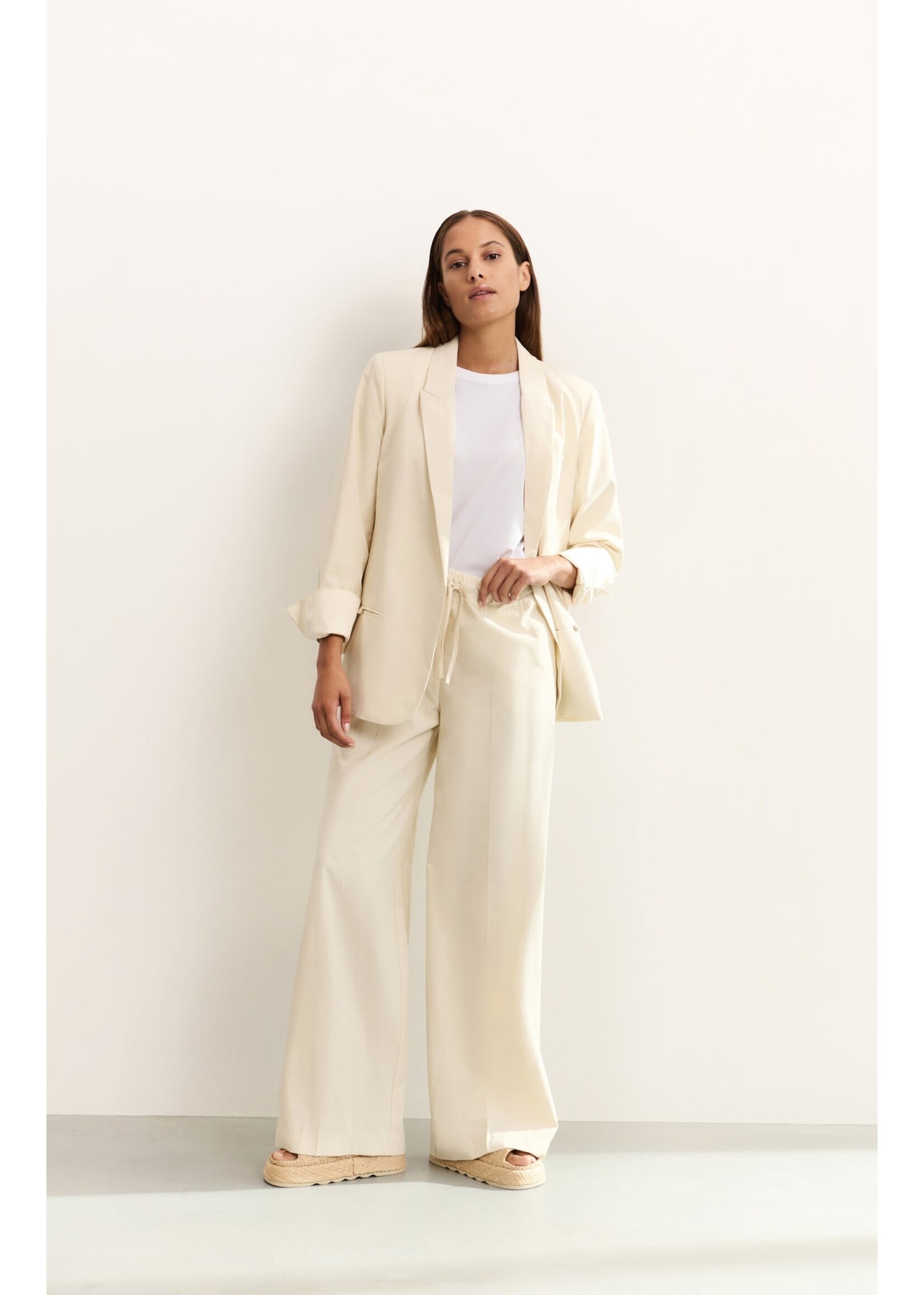 Yaya Women YAYA Pantalon Large Tissé Avec Ceinture En Satin - Summer Sand