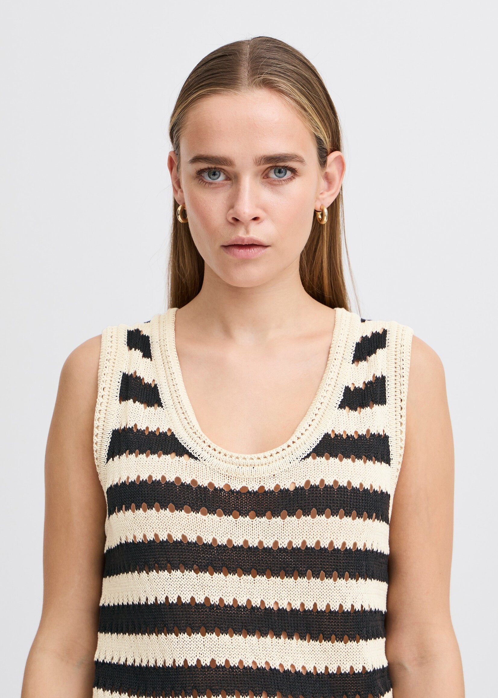 ICHI ICHI IHBIRDIS Sleeveless Top - Black/Almond Milk