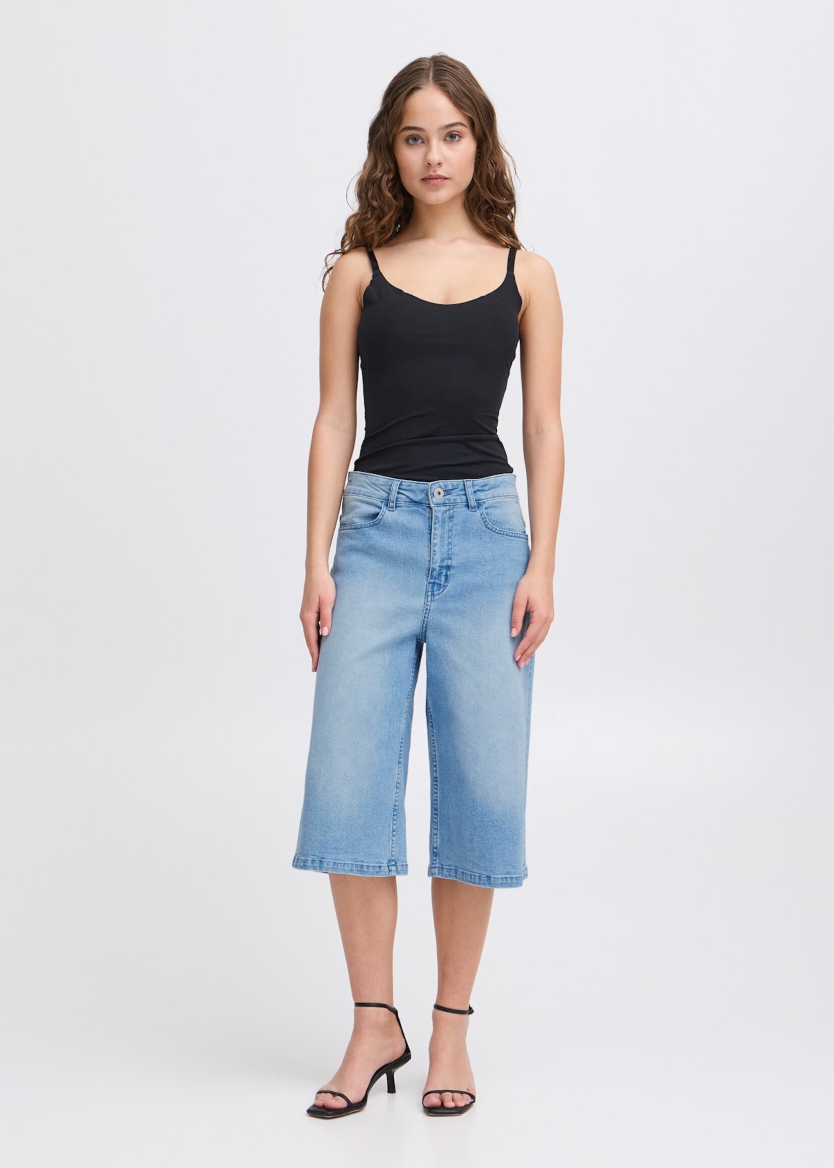 ICHI ICHI IHCally Shorts - Light Blue Washed