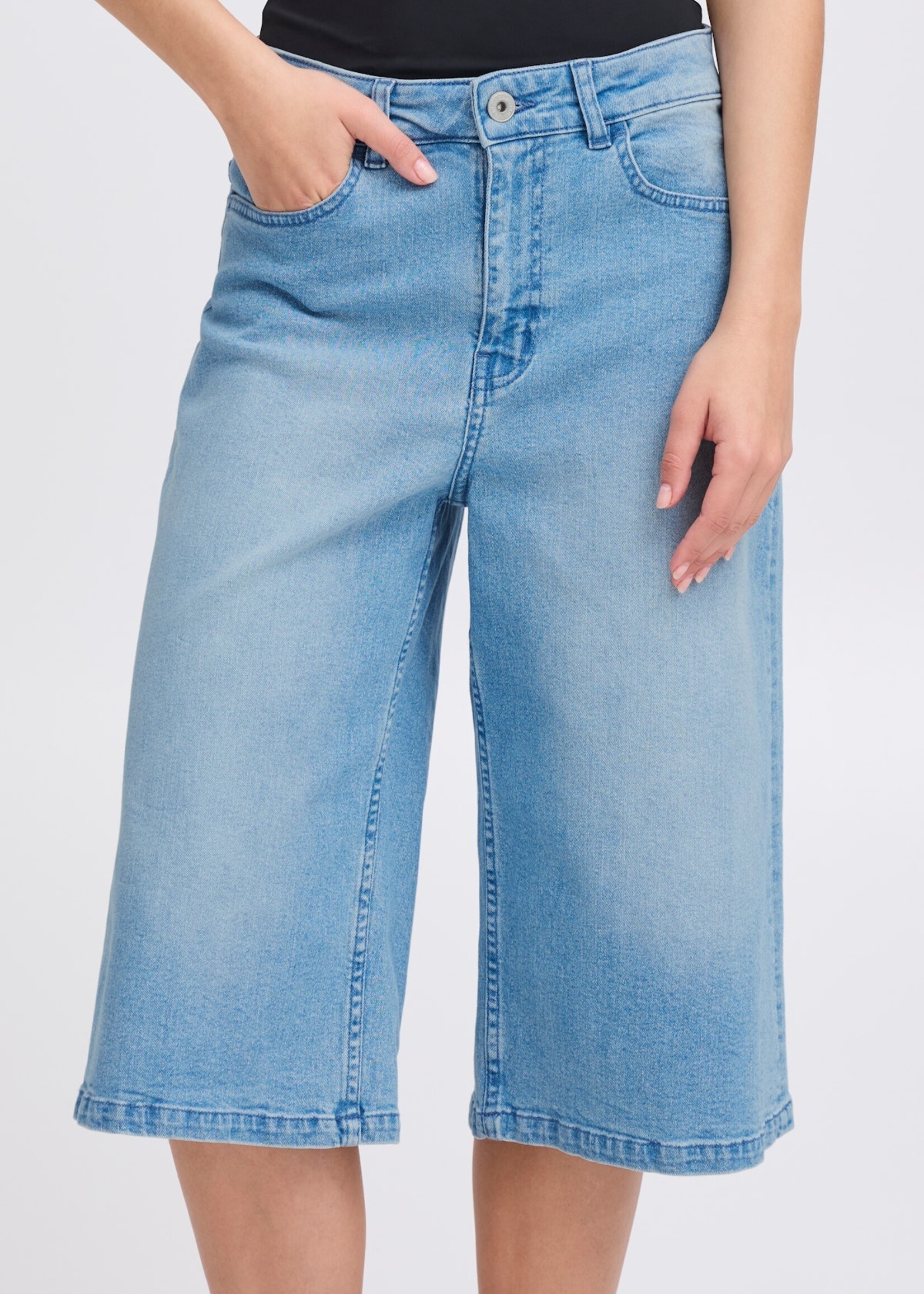 ICHI ICHI IHCally Shorts - Light Blue Washed