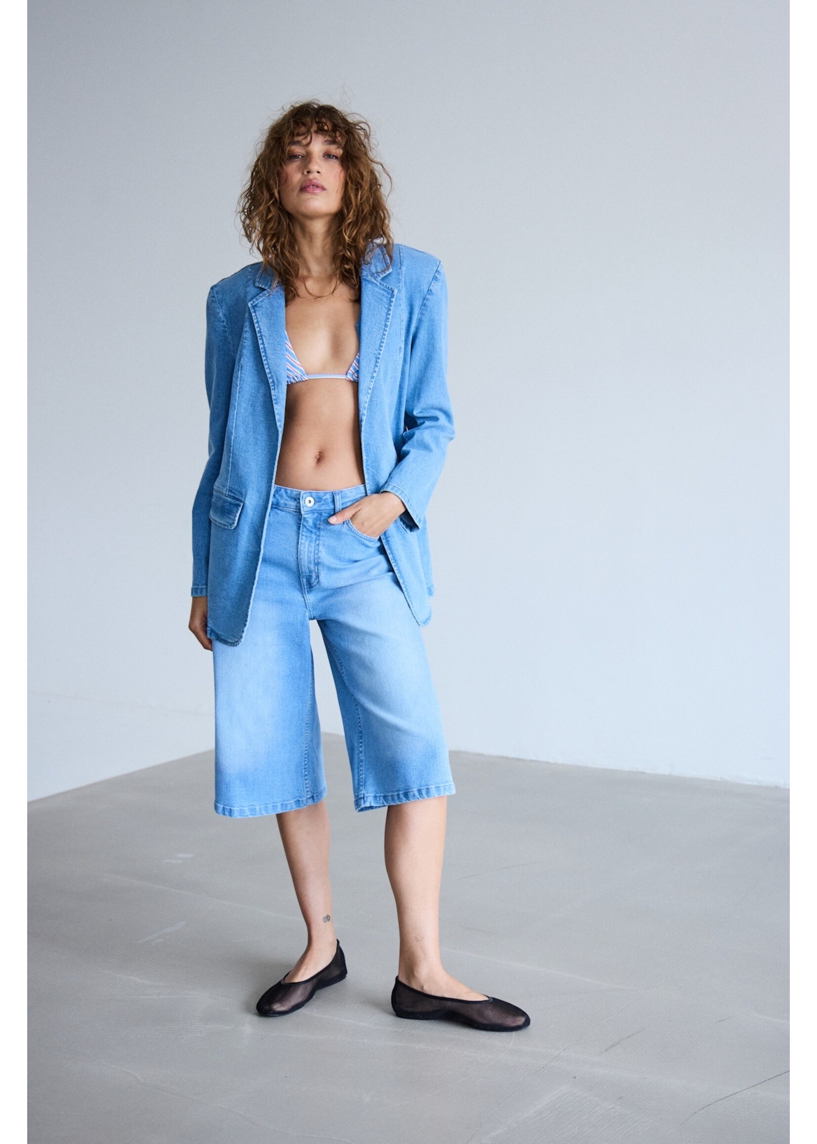 ICHI ICHI Short IHCally - Light Blue Washed