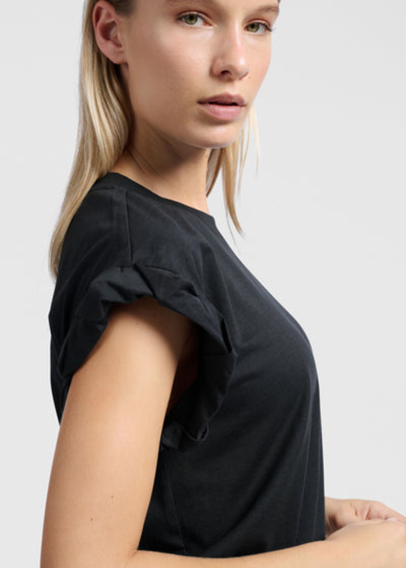 Yaya Women YAYA T-Shirt W/Roll-Up - Washed Black