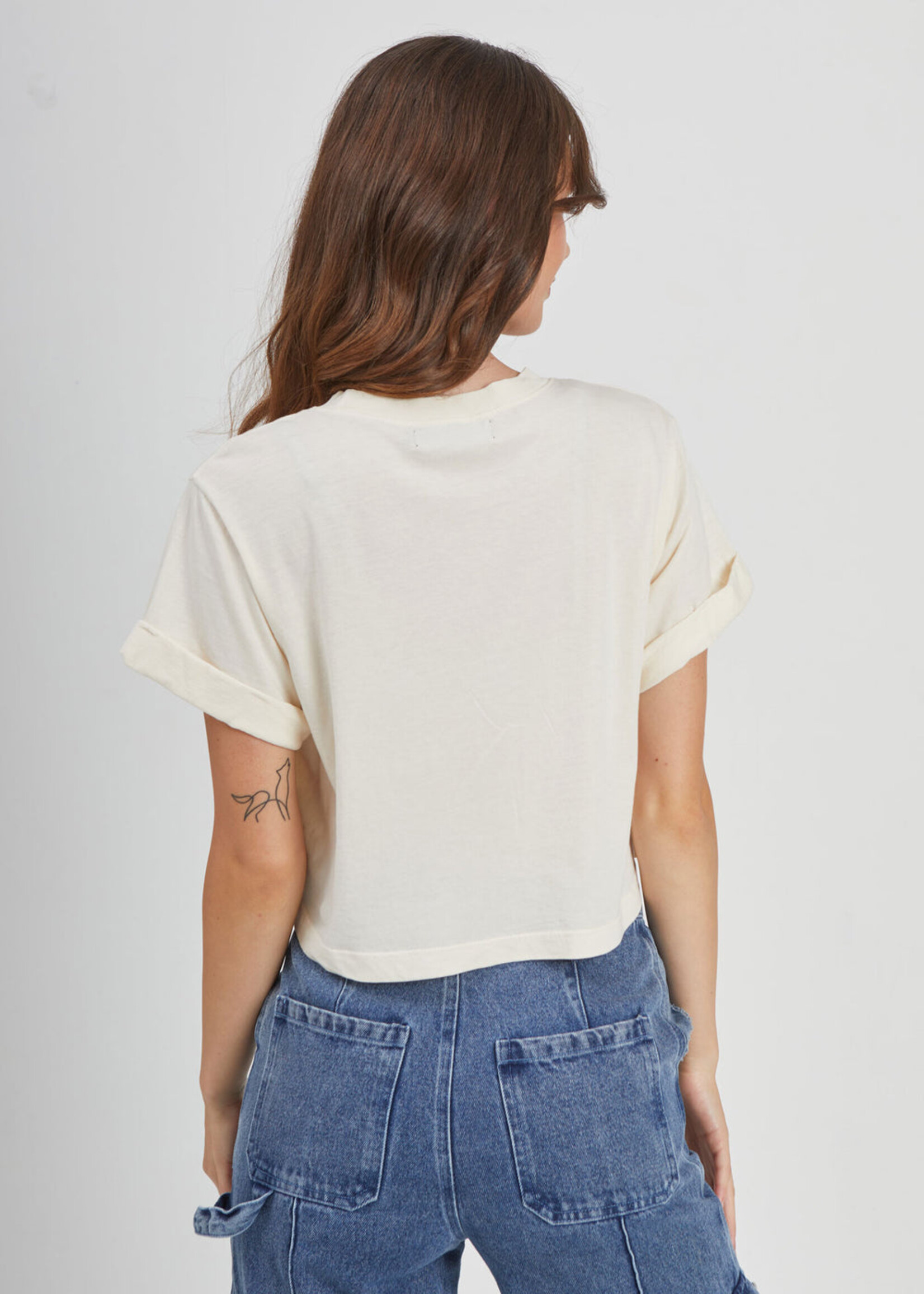 Girl Dangerous Girl Dangerous Riviera Fairways Crop Tee - Off White