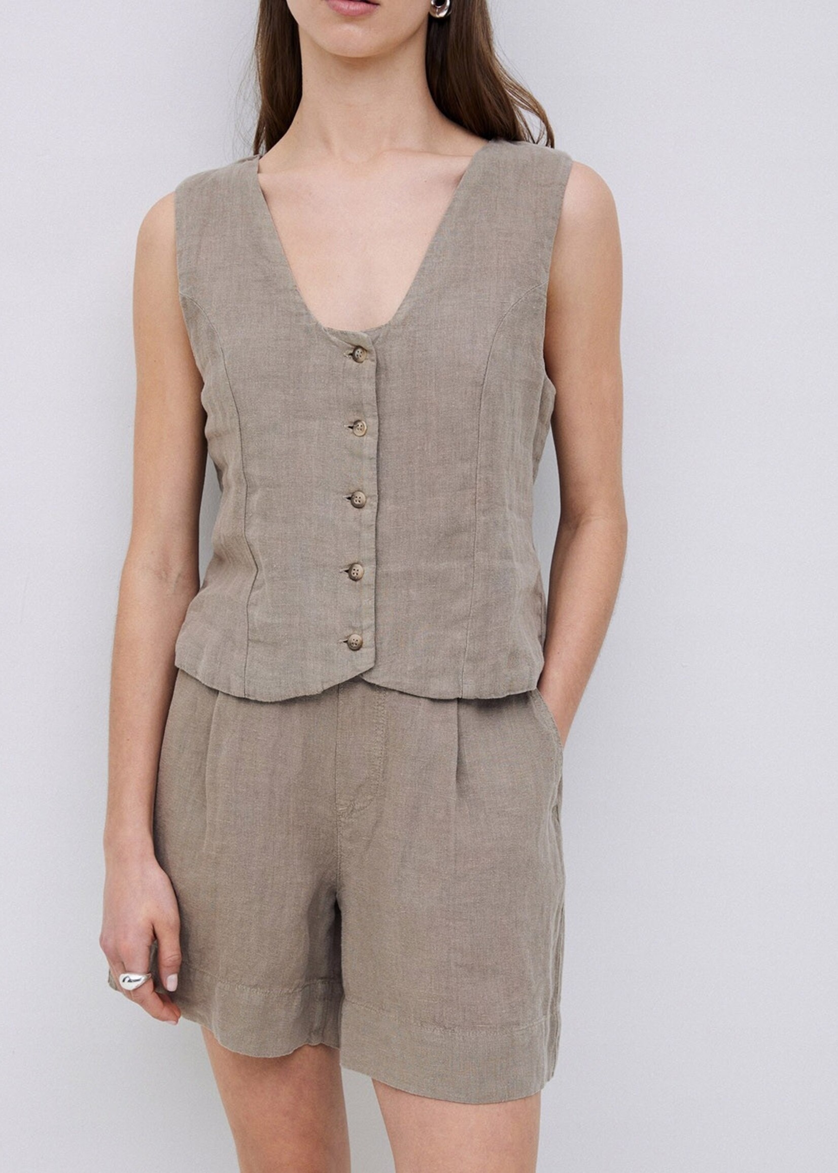 Yerse Yerse Linen Shorts - Khaki