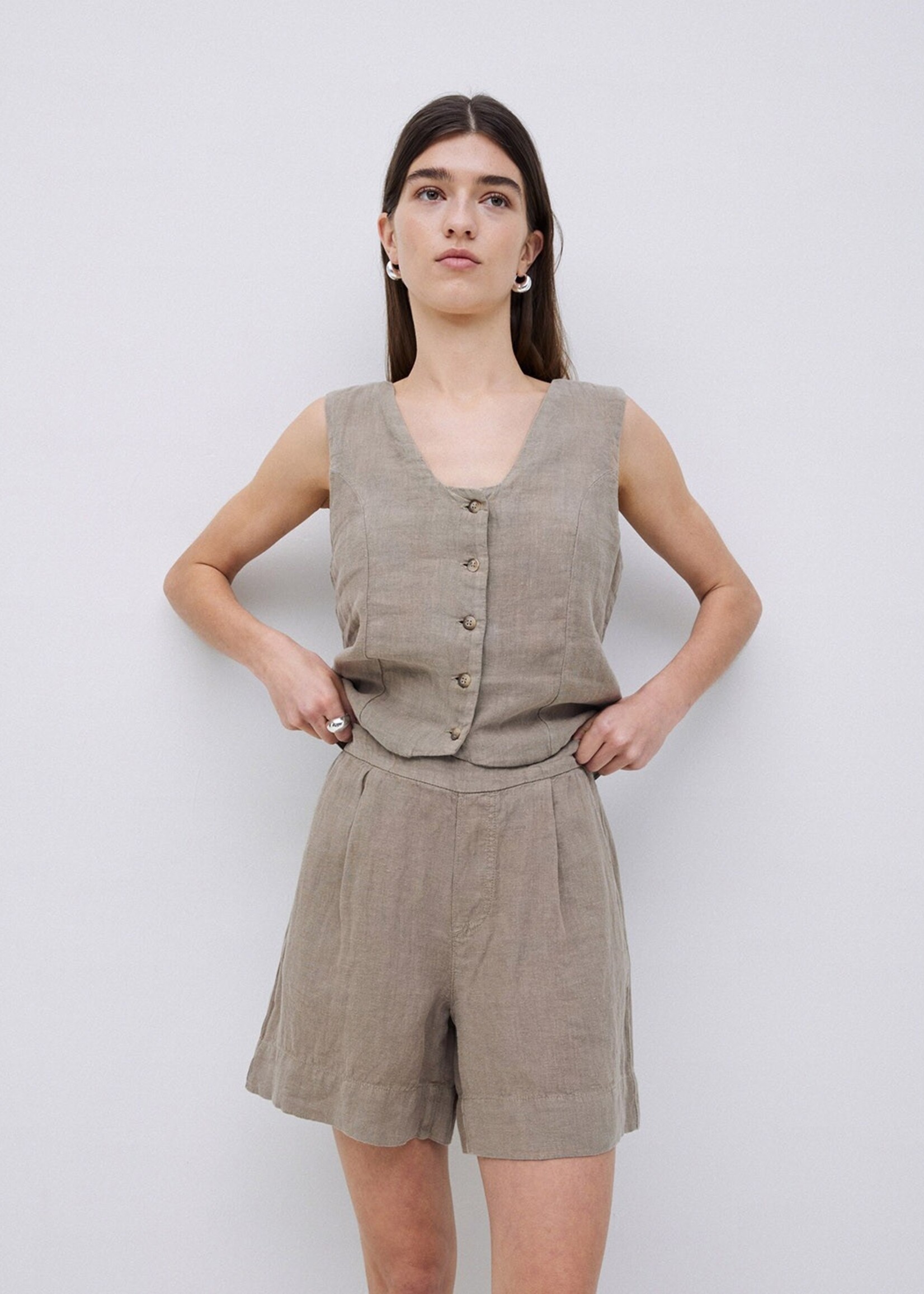 Yerse Yerse Linen Shorts - Khaki