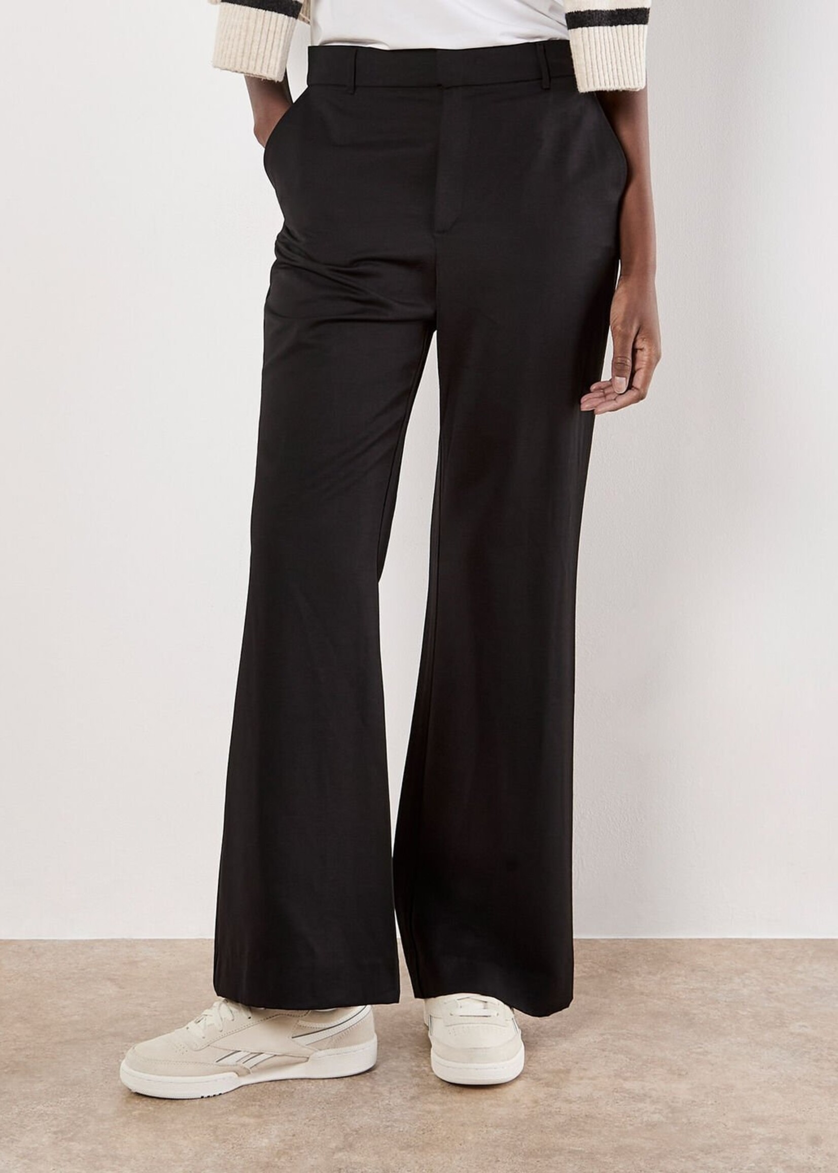 Apricot Apricot Tailored Trouser - Black