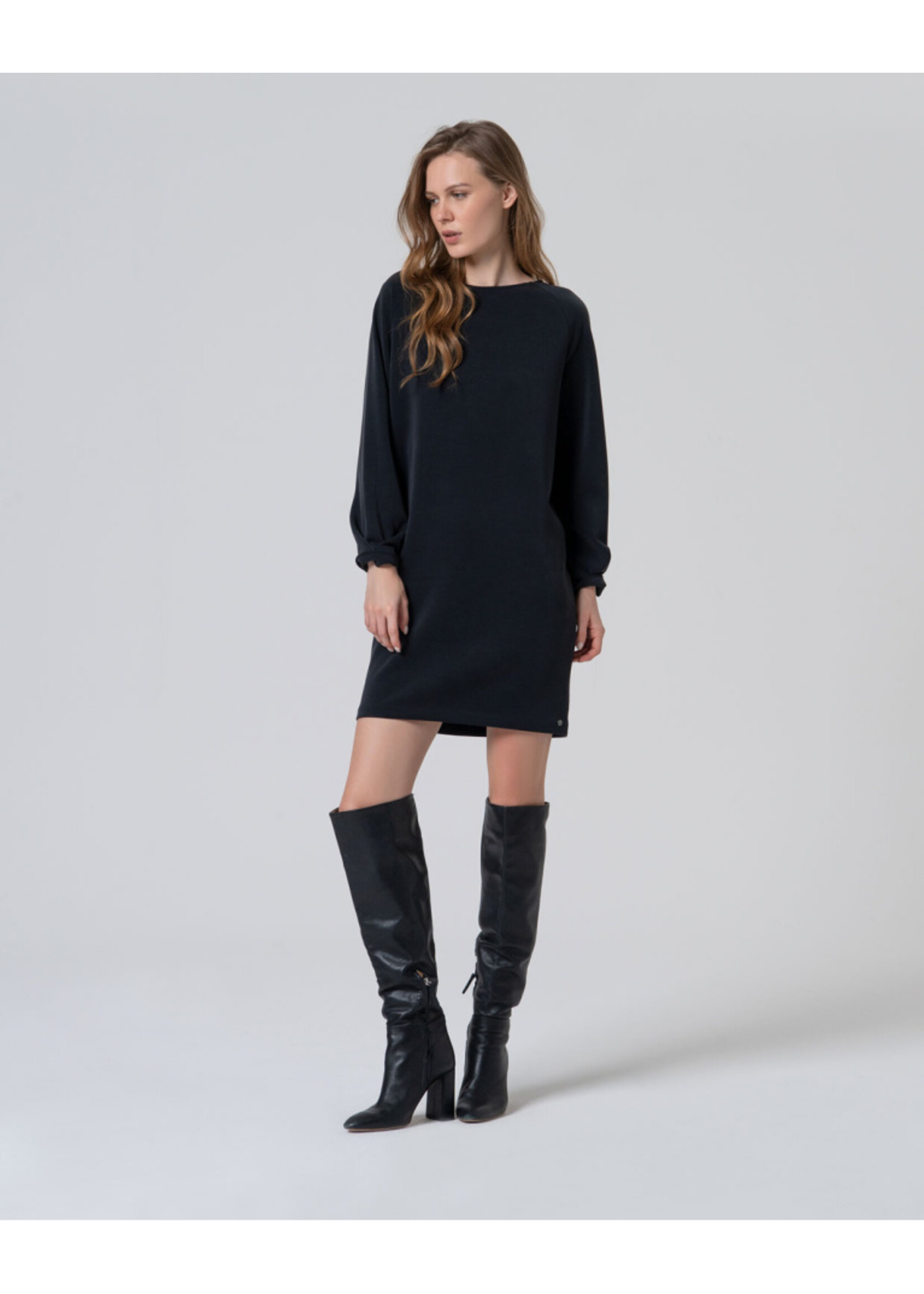Surkana Surkana Robe À Manches Raglan - Noir