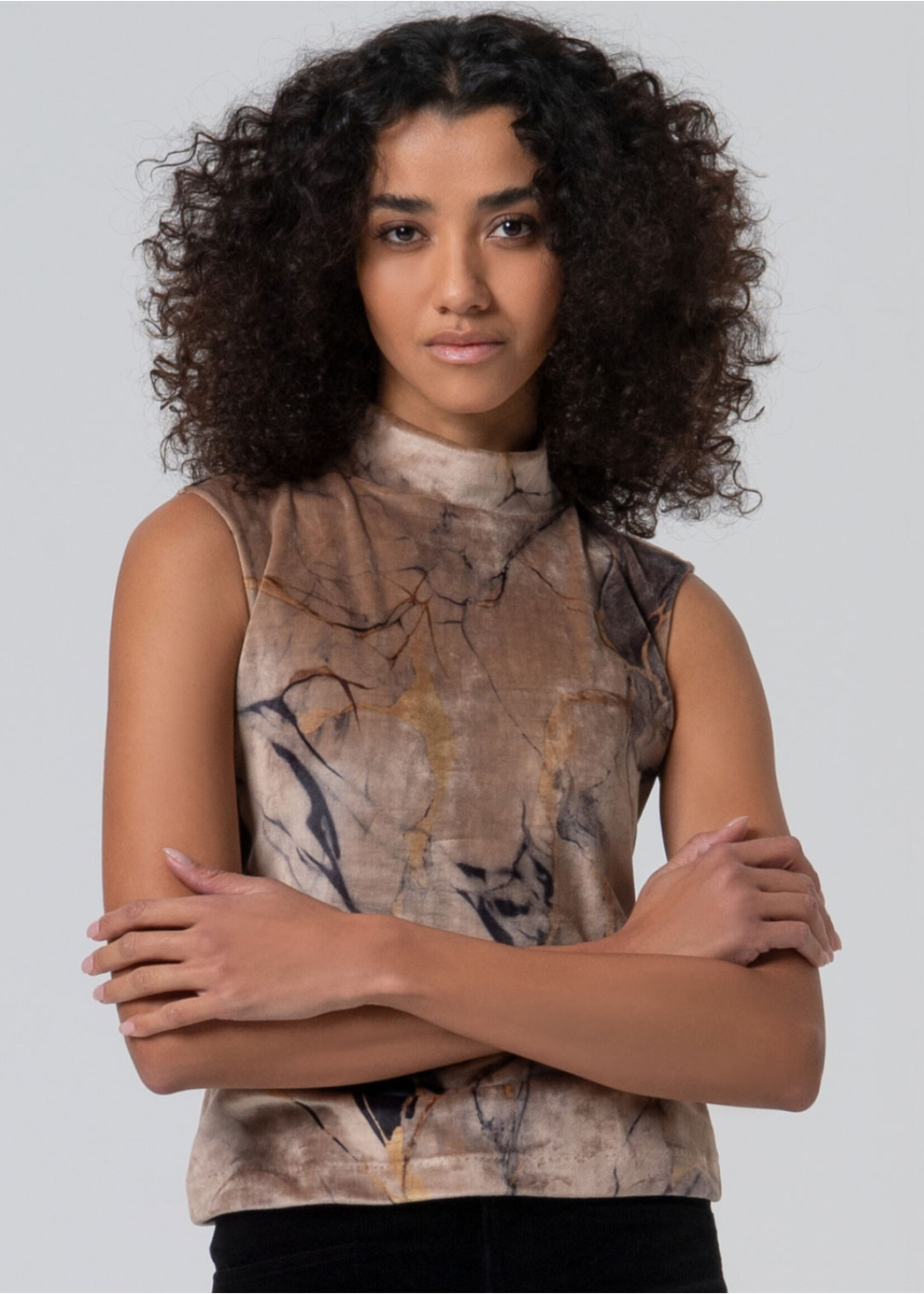 Surkana Surkana Sleeveless Velvet Tank Top - Multi