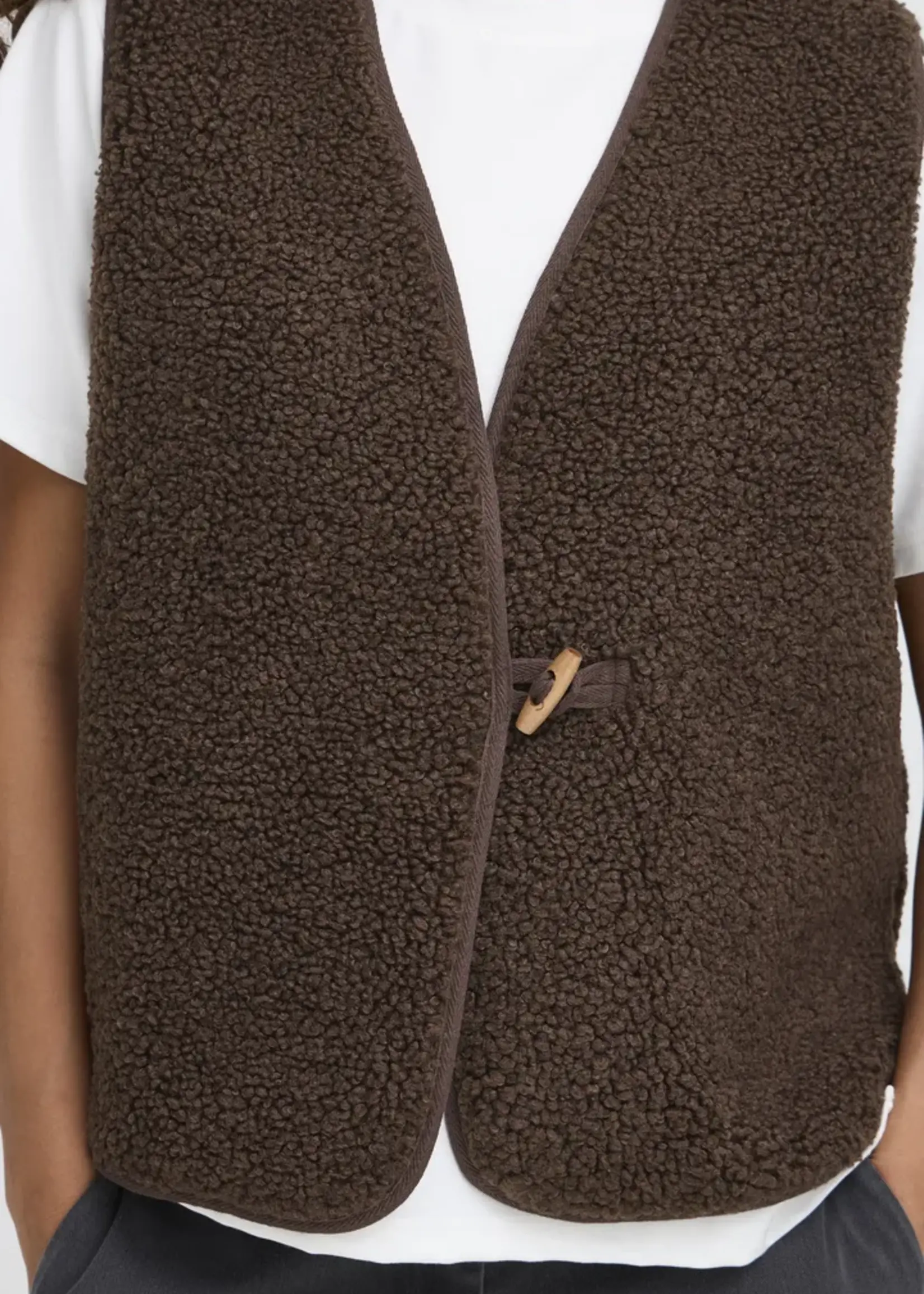 ICHI ICHI IHGozima Waistcoat - Coffee Bean