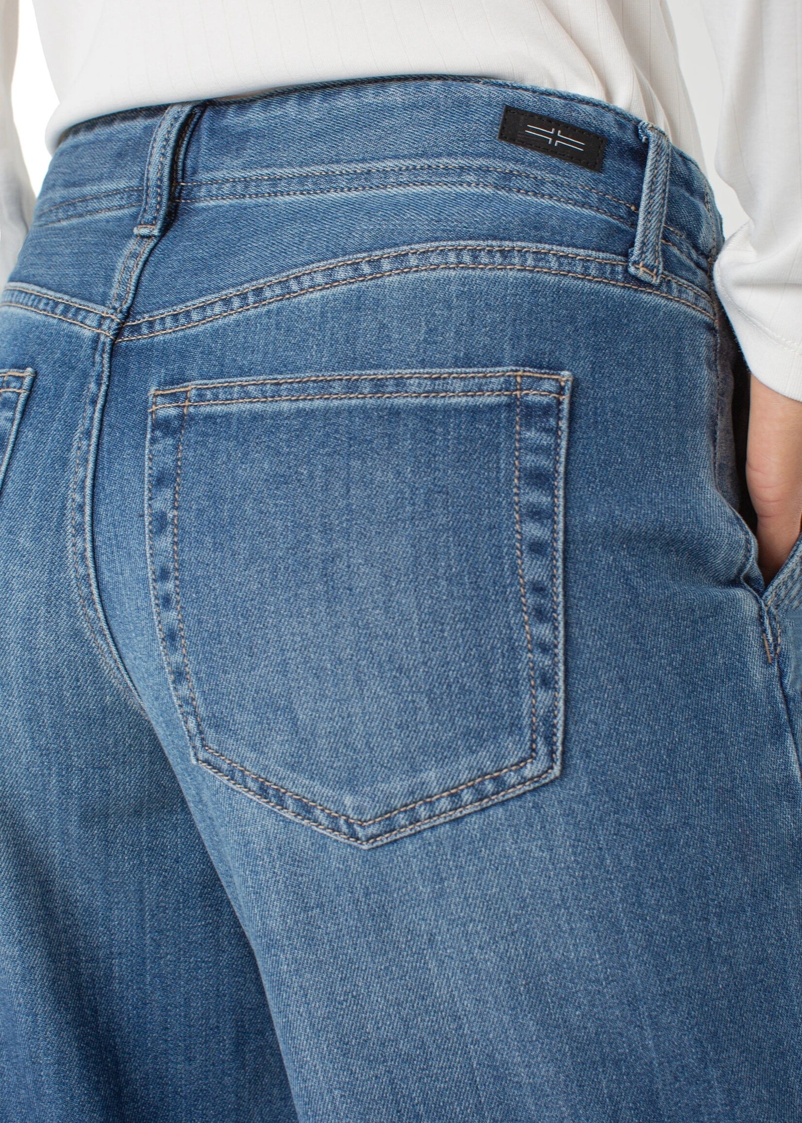 Liverpool Liverpool The Weekender Jeans - Walnut Creek