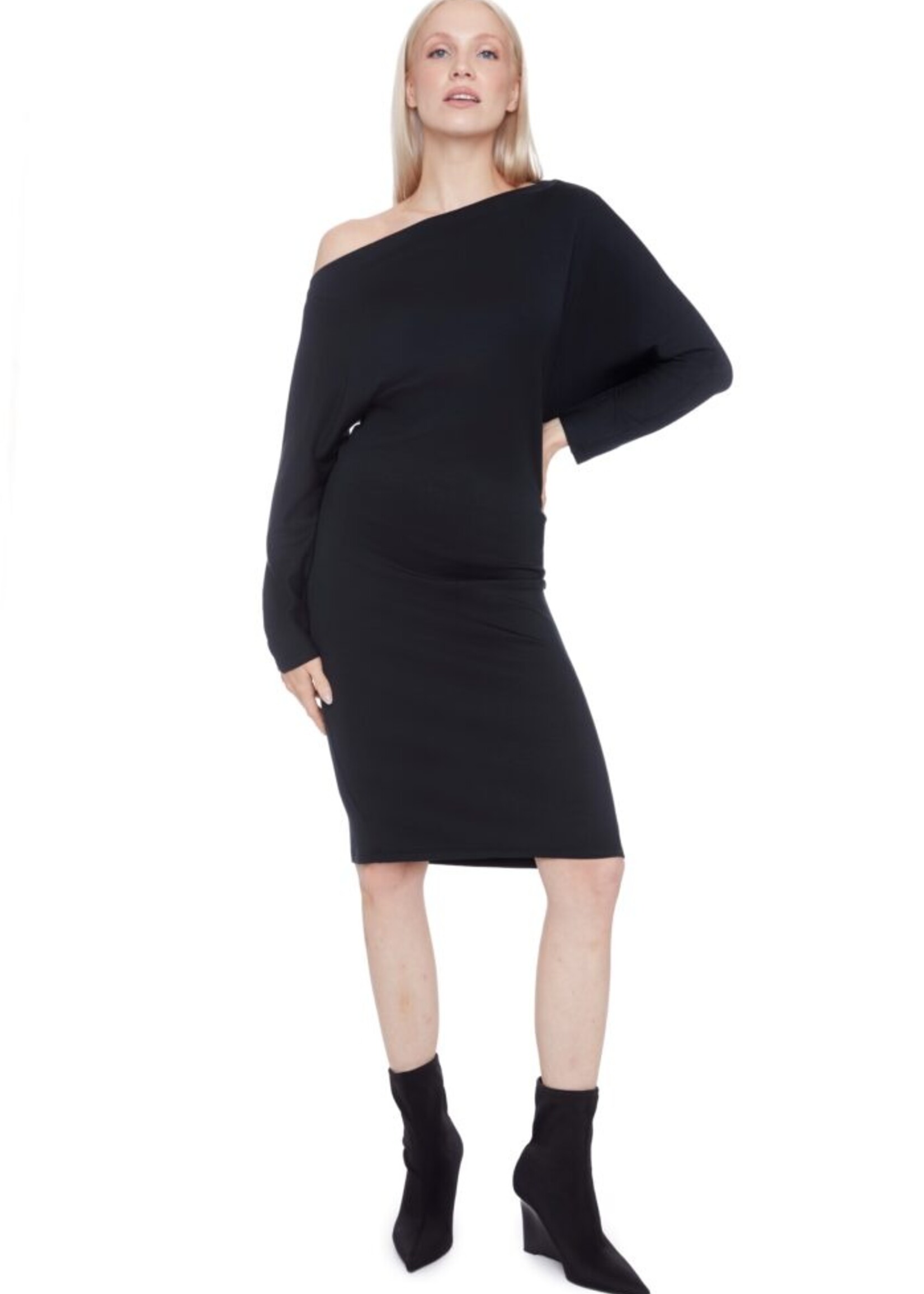 I love Tyler Madison Tyler Madison Robe Mi-Longue Unie À Col Bénitier - Noir