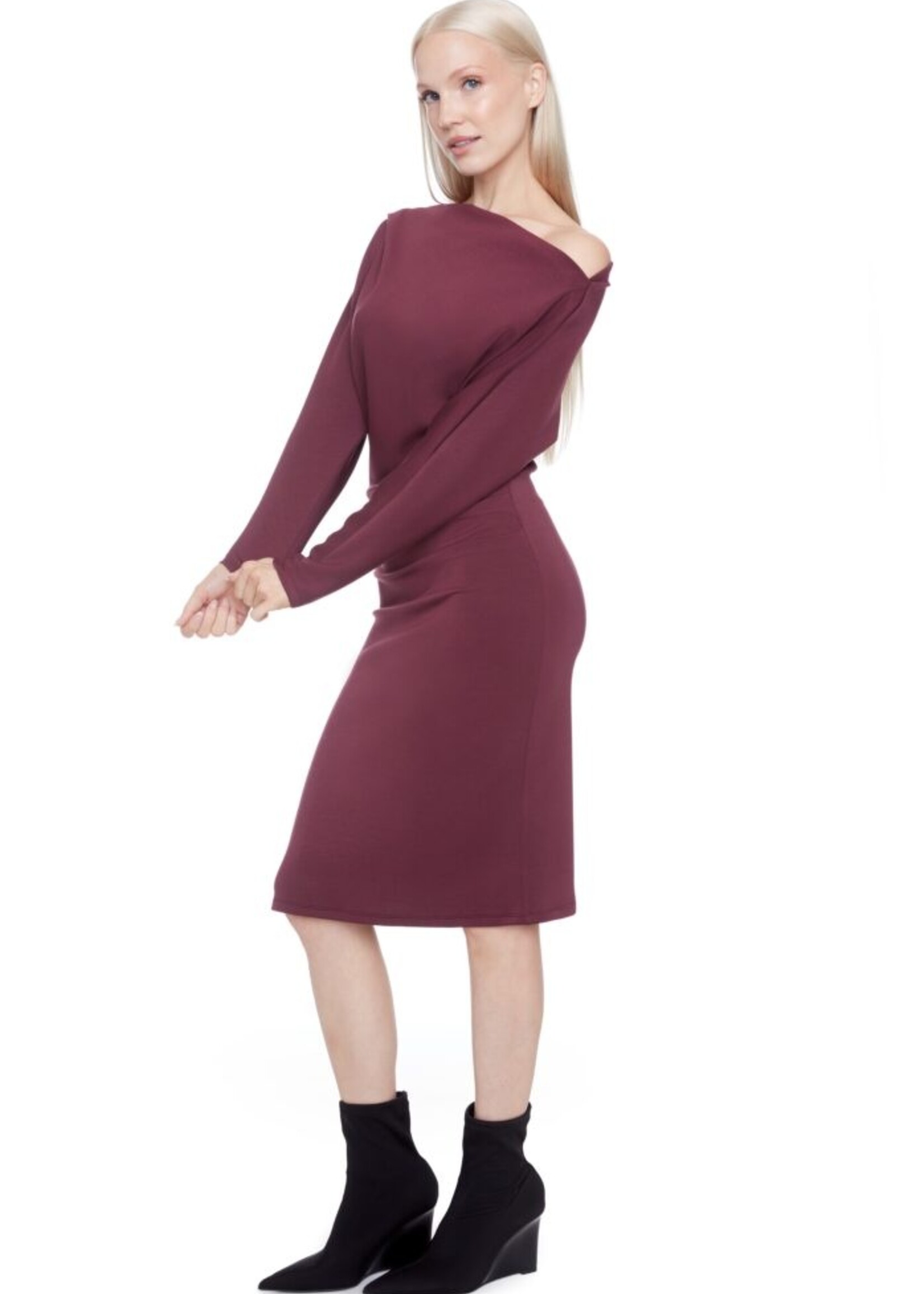 I love Tyler Madison Tyler Madison Demi Solid Cowl-Neck Butter Dress - Merlot