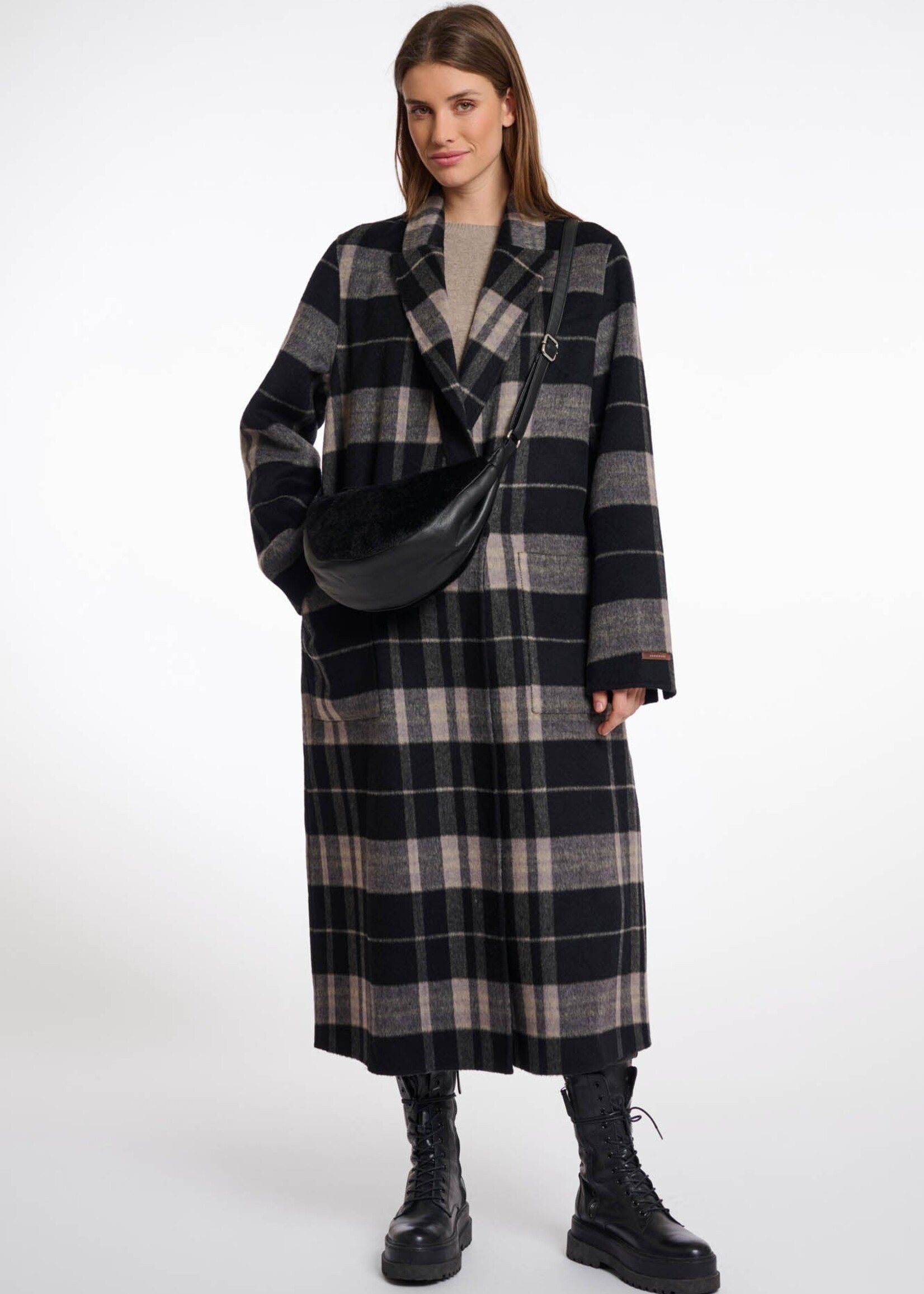 Rino & Pelle Rino & Pelle Dalina Round Crossbody Bag - Black