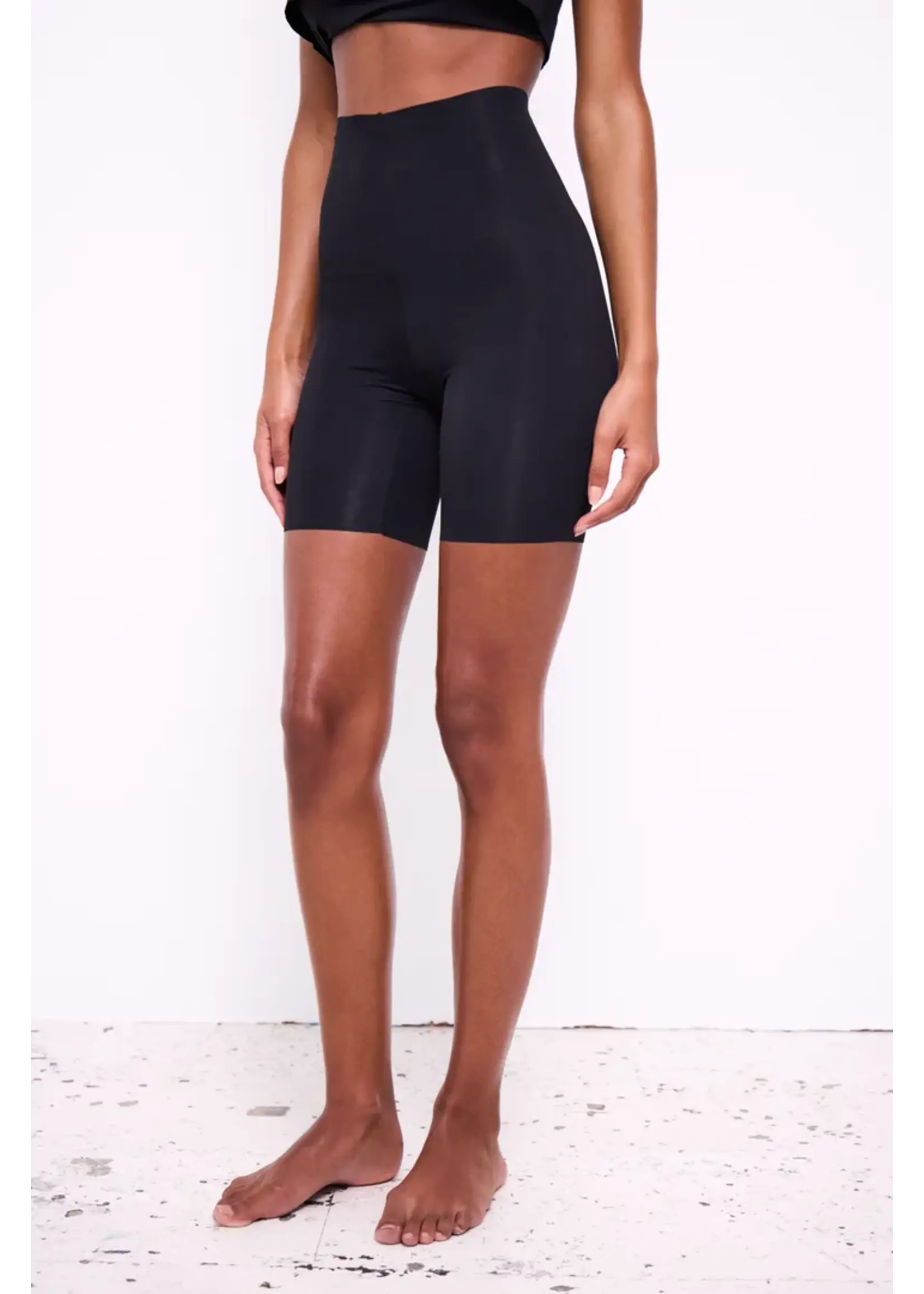 ICHI ICHI IASIV Shorts - Black