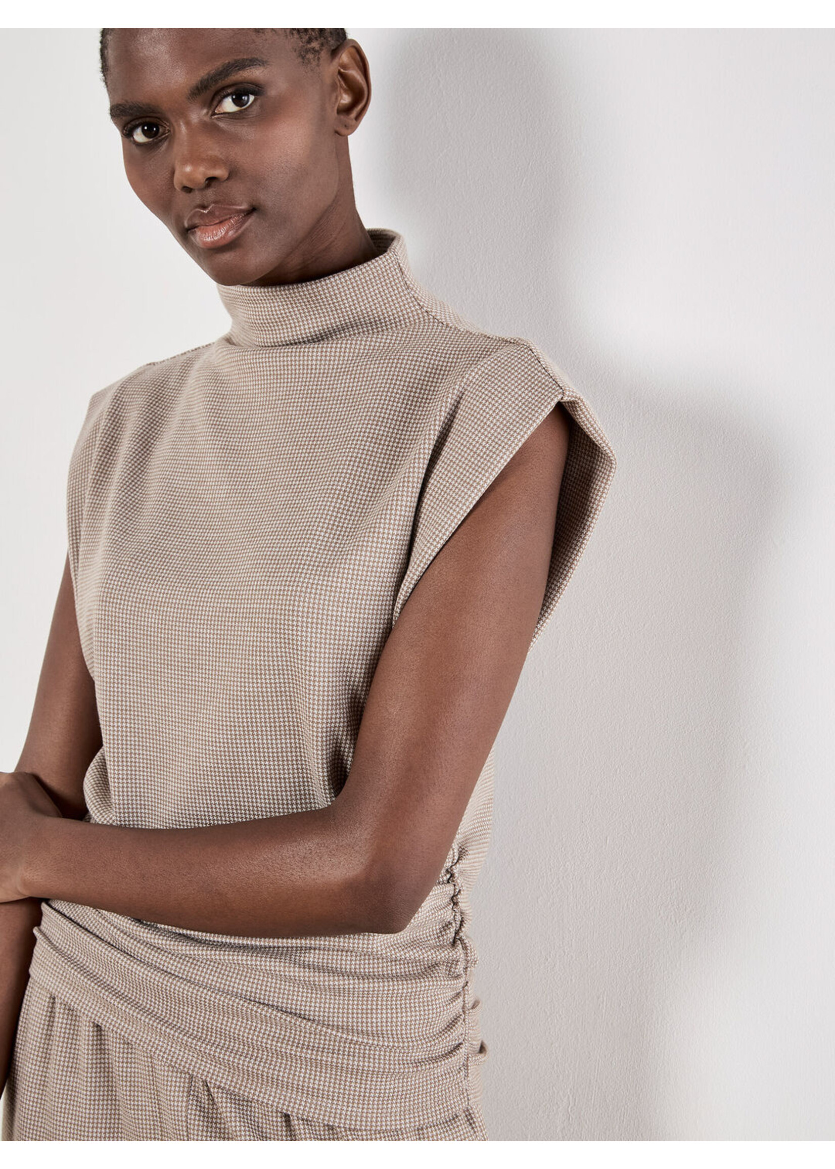 Apricot Apricot Mini Dogtooth Side Ruched Top - Stone