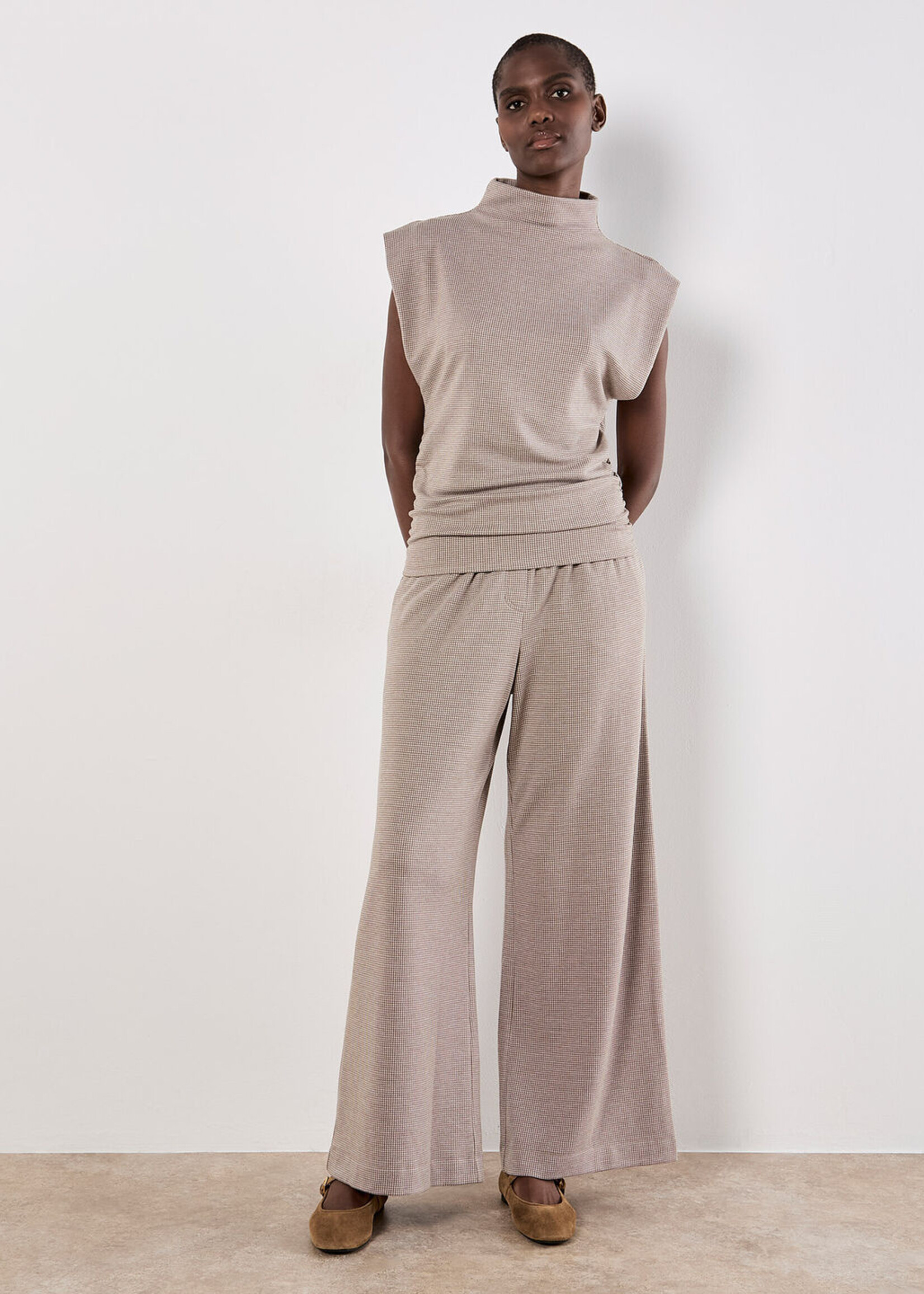 Apricot Apricot Mini Dogtooth Side Ruched Top - Stone