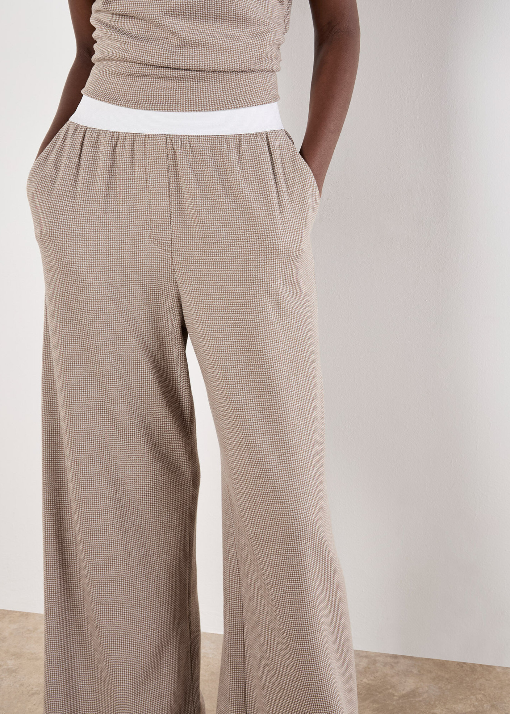 Apricot Apricot Mini Dogtooth Elastic Waist Trouser - Stone