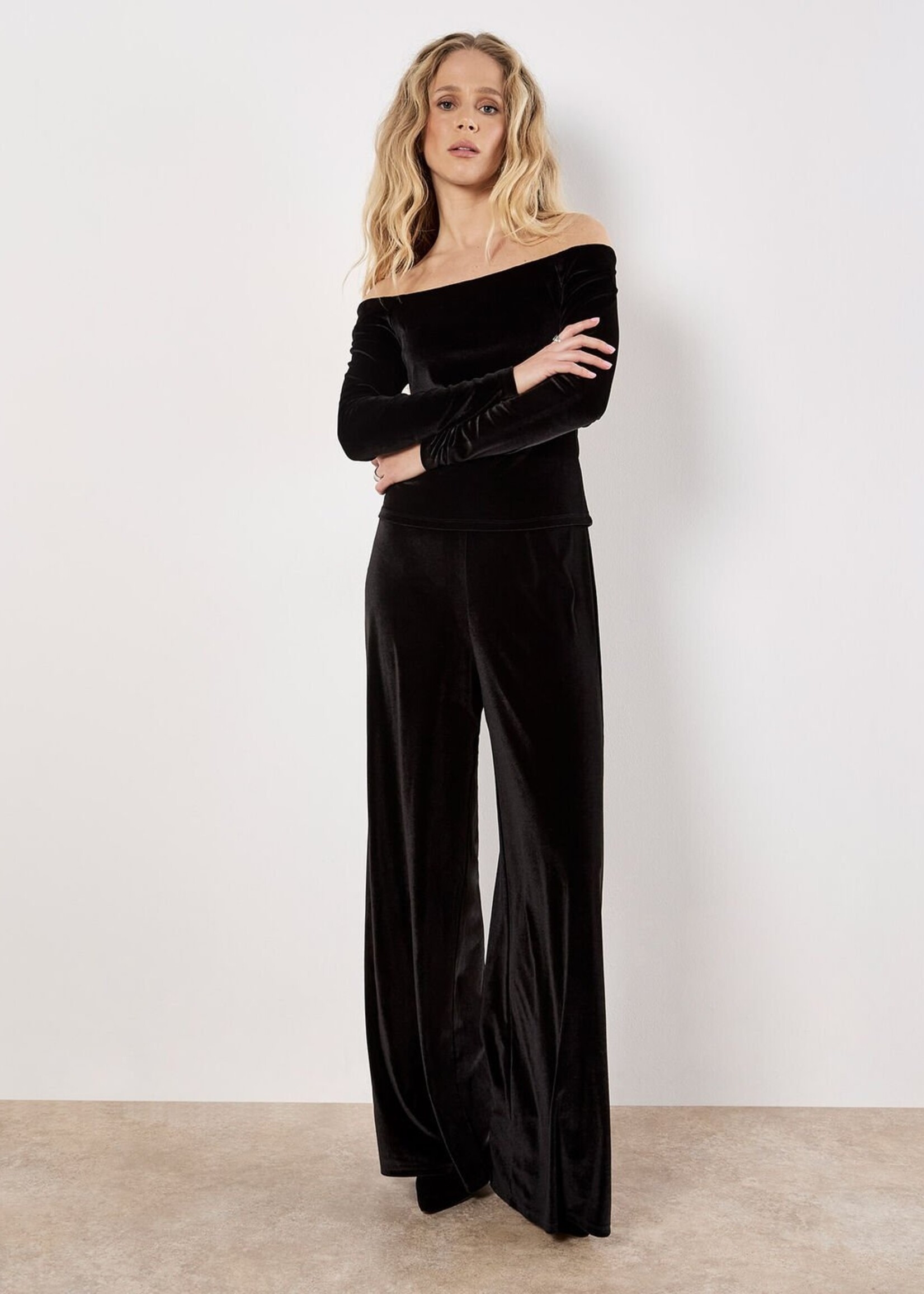 Apricot Apricot Velvet Bardot LS Top - Black