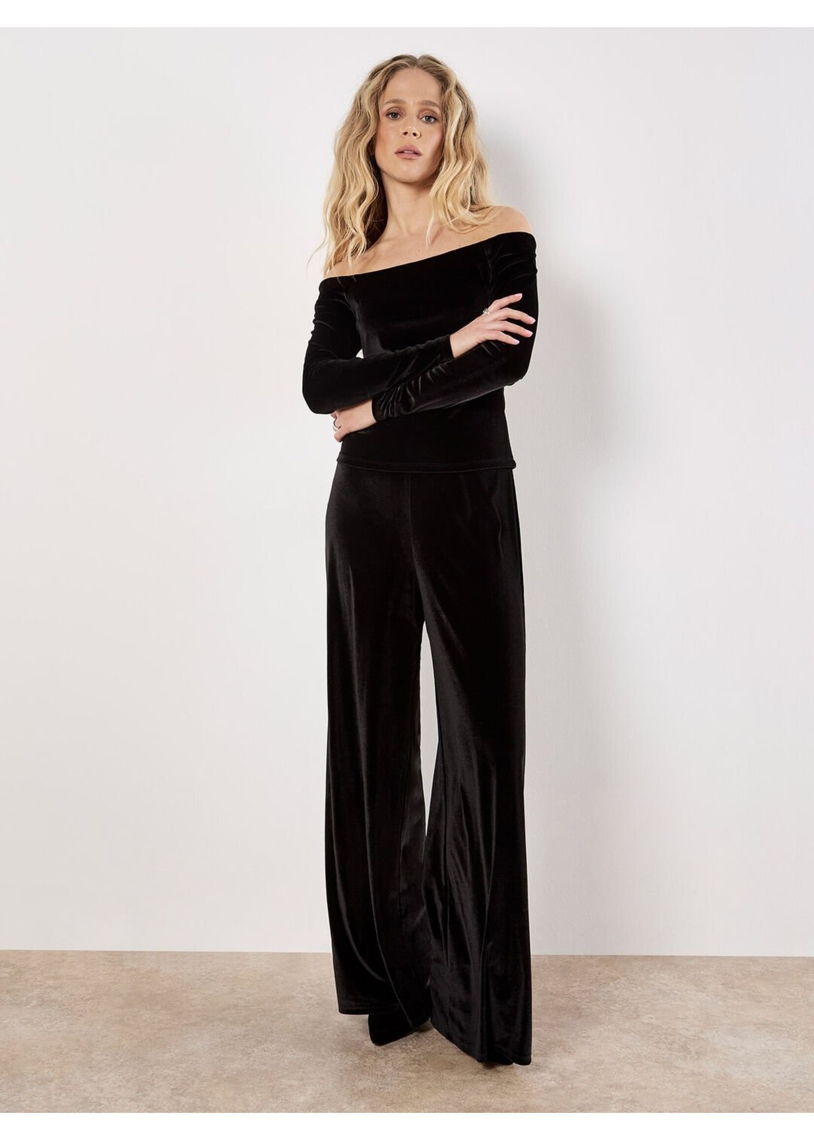 Apricot Apricot Velvet Bardot LS Top - Black