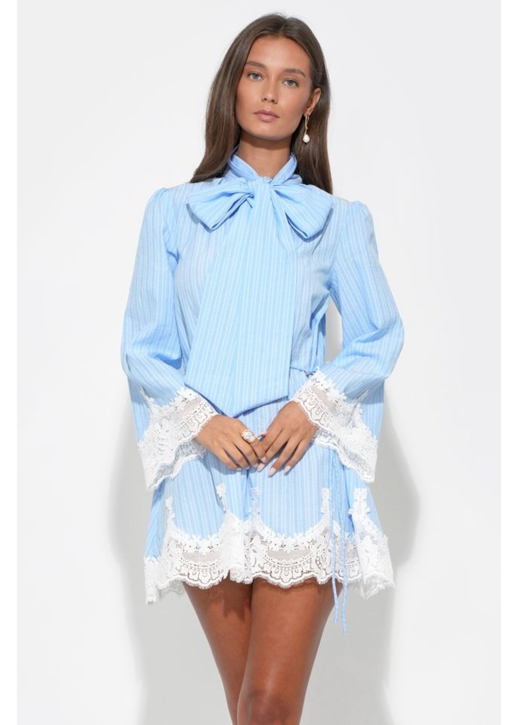 Adelyn Rae Adelyn Rae Robe Victoria À Col Cravate - Light Blue/White