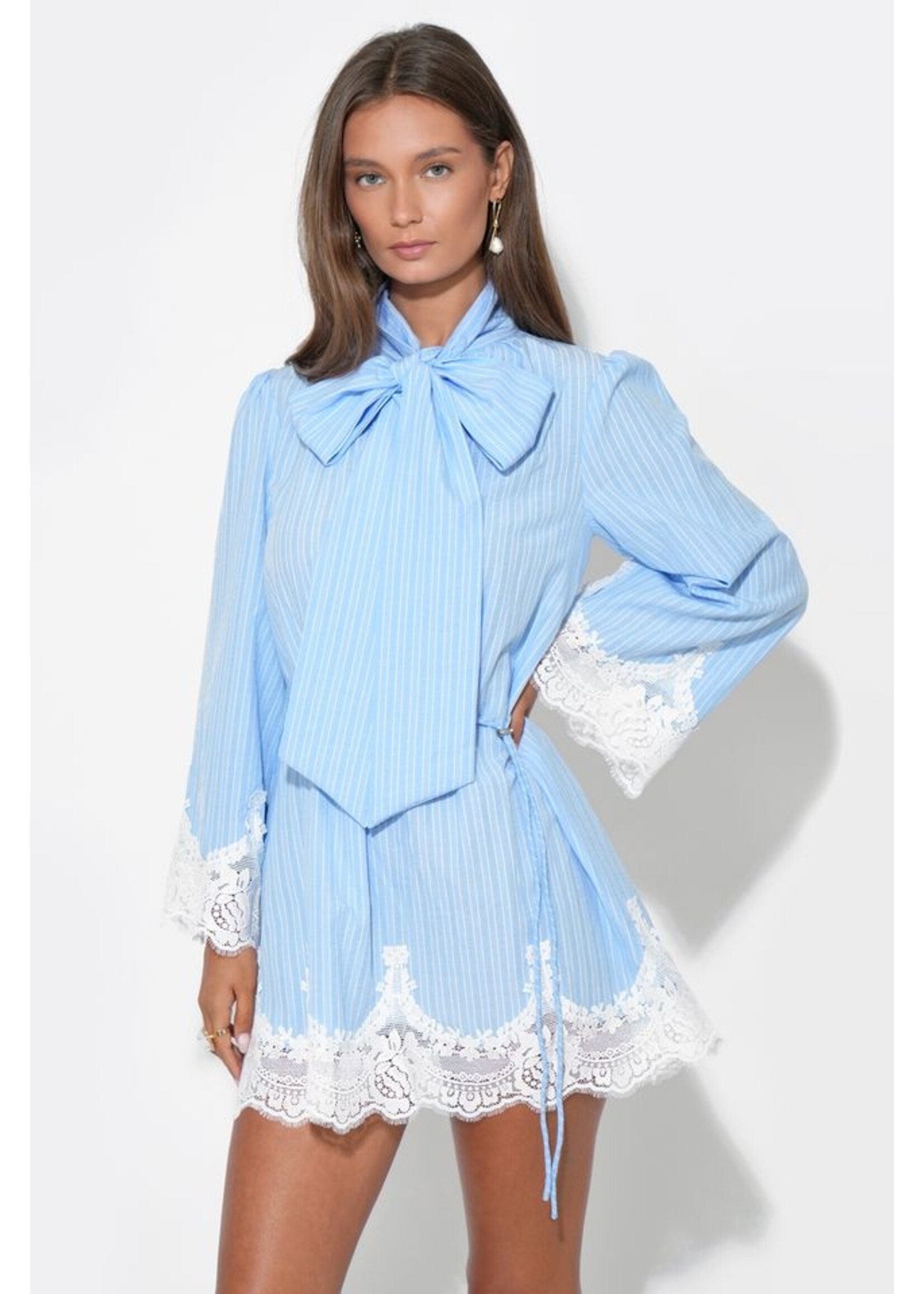 Adelyn Rae Adelyn Rae Victoria Neck Tie Dress - Light Blue/White