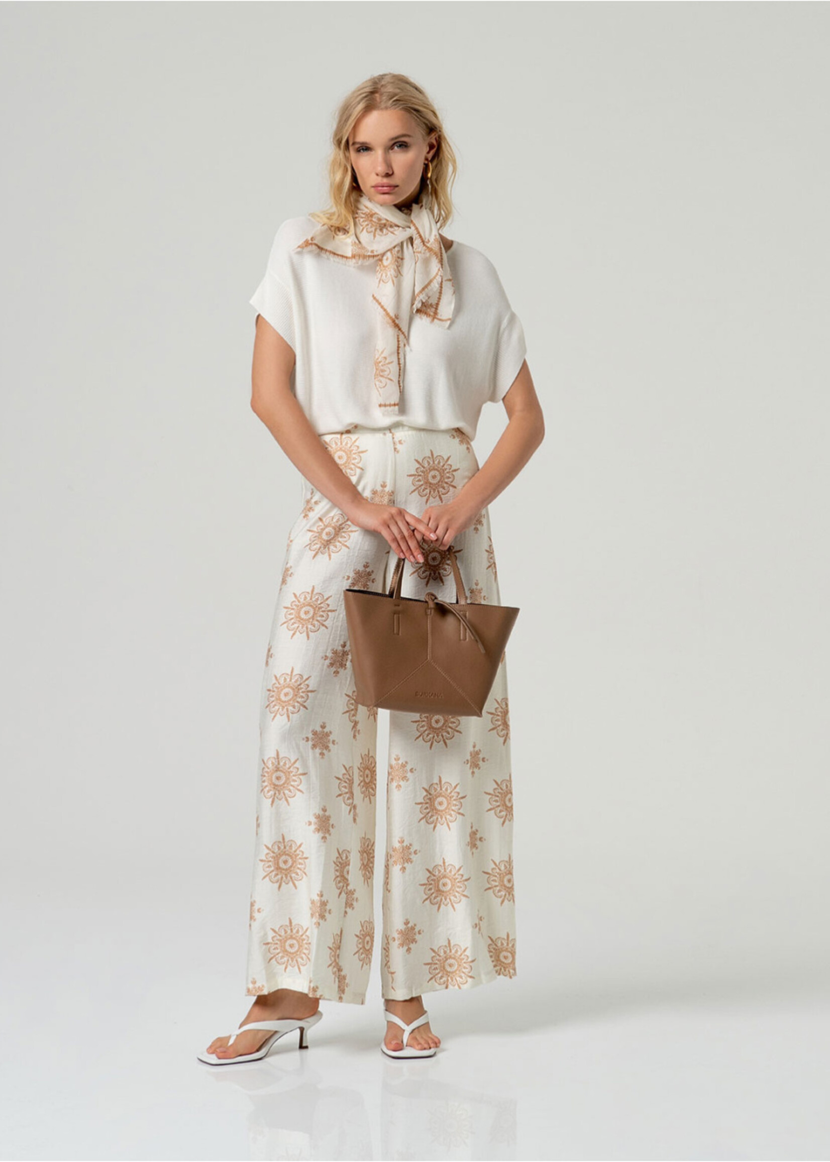 Surkana Surkana Boat Neck Sweater - White