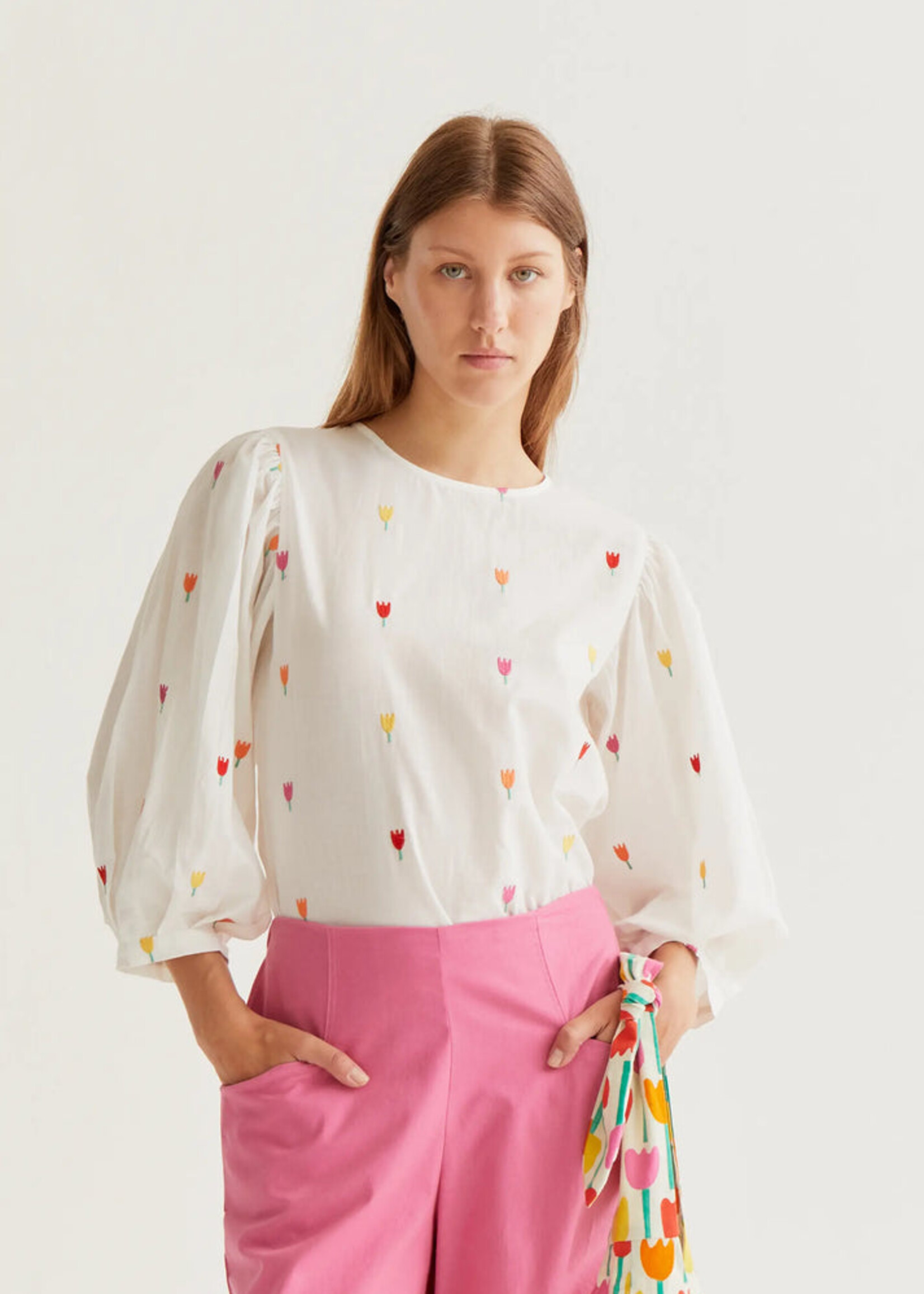 Compañía Fantástica  Compañía Fantástica 3/4 Sleeve Top - Tulip Print