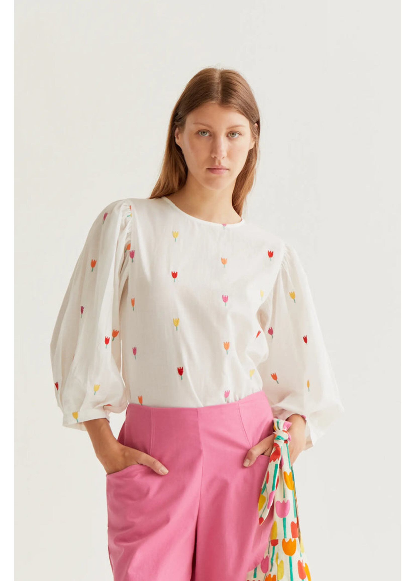 Compañía Fantástica  Compañía Fantástica 3/4 Sleeve Top - Tulip Print