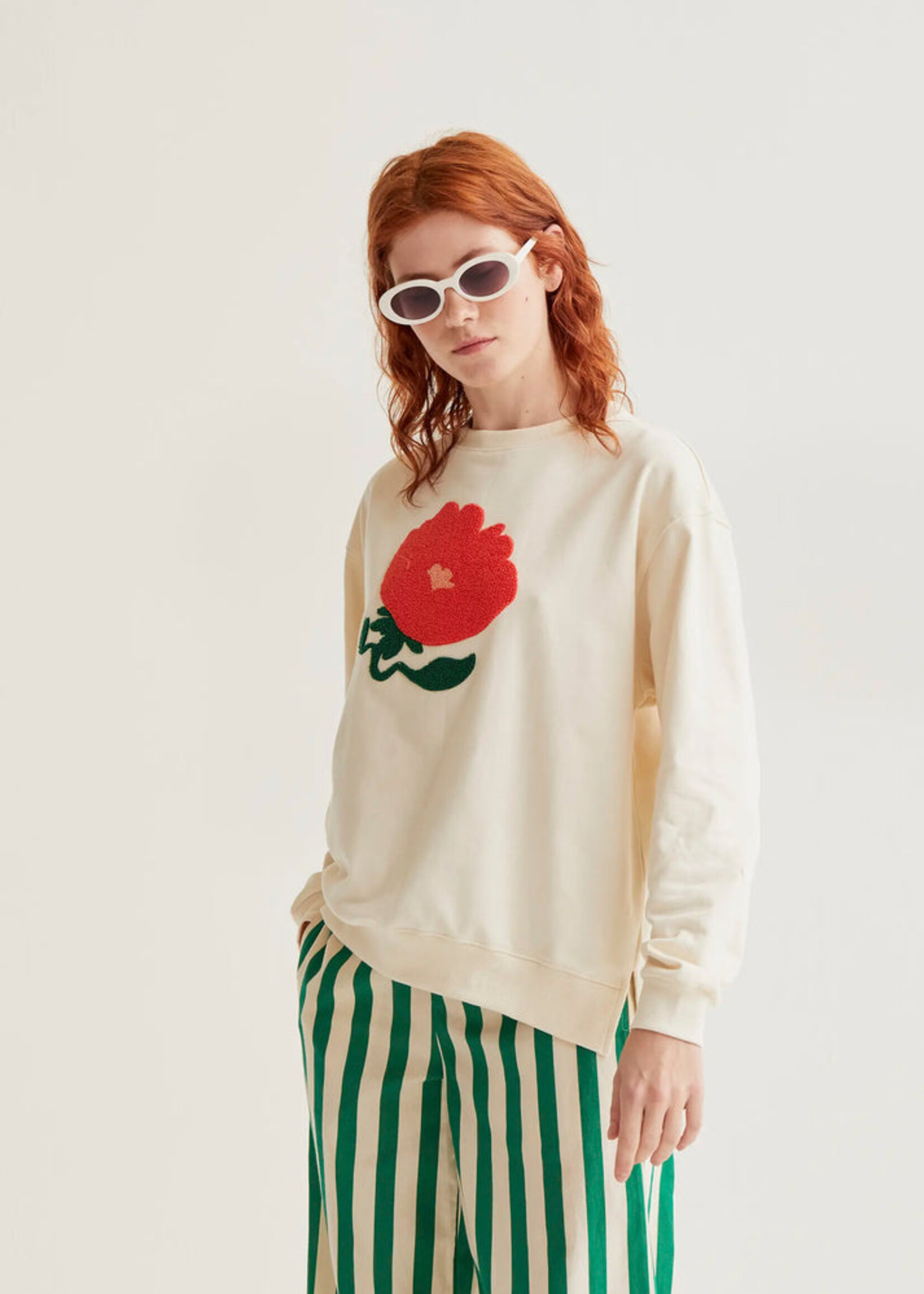 Compañía Fantástica  Compañía Fantástica Sweat-Shirt À Broderie Florale - Off White