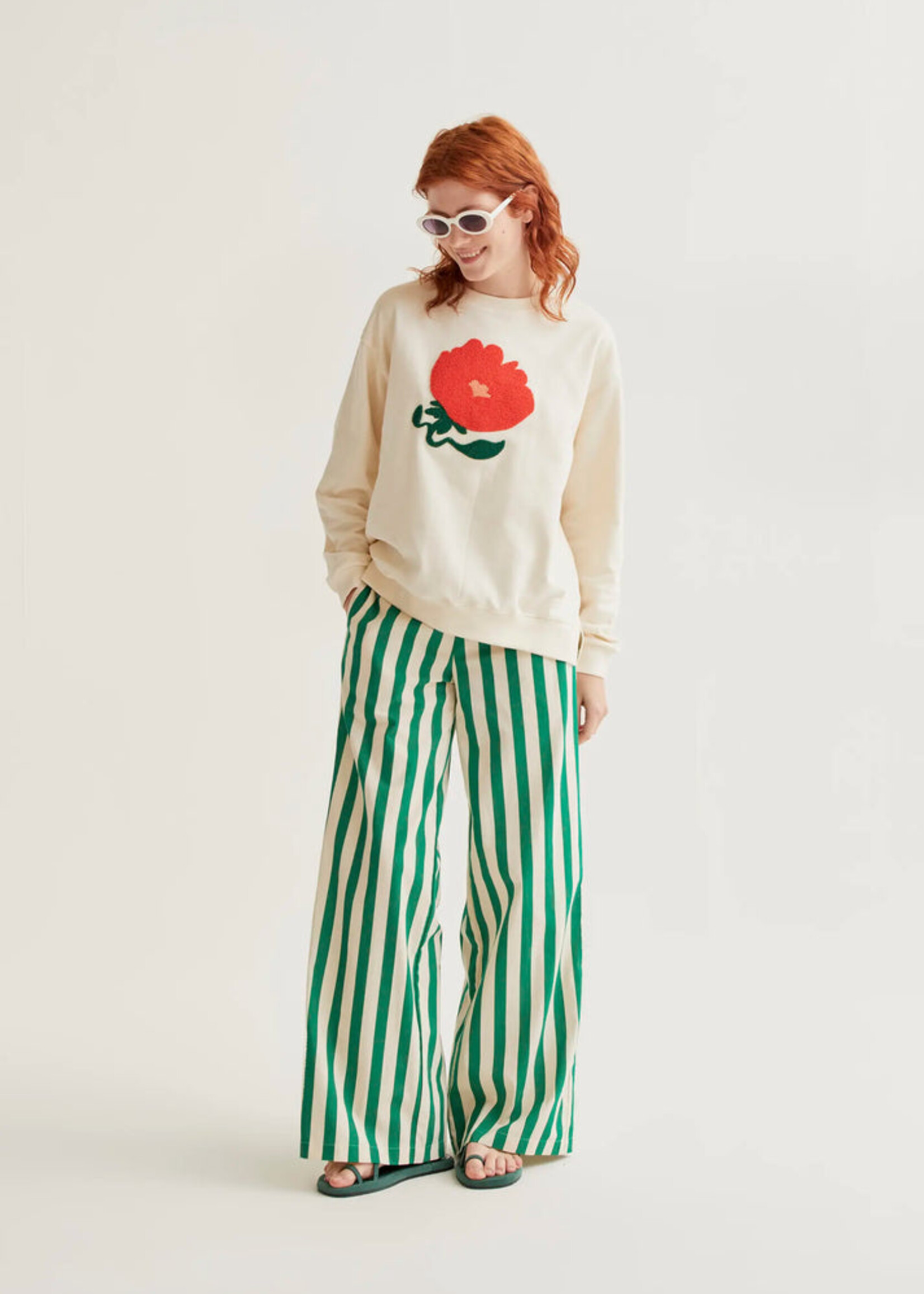 Compañía Fantástica  Compañía Fantástica Sweat-Shirt À Broderie Florale - Off White