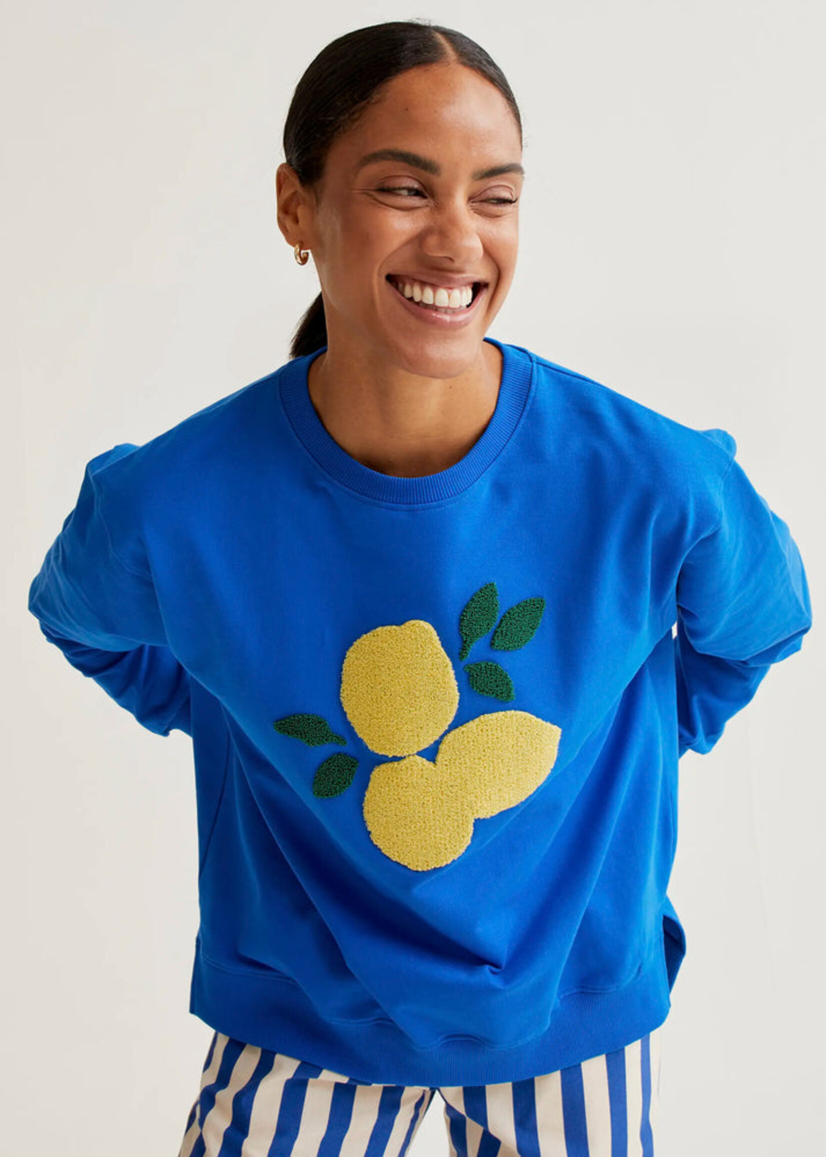 Compañía Fantástica  Compañía Fantástica Sweat-Shirt Brodé Citron - Bleu