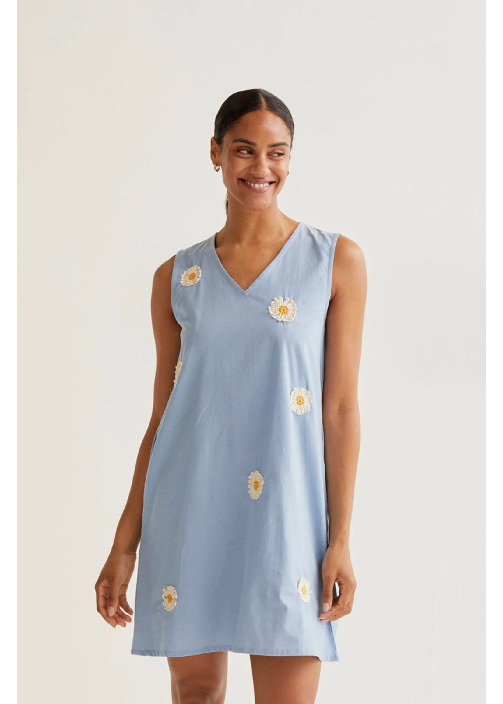 Compañía Fantástica  Compañía Fantástica Daisy Embroidery Dress - Light Blue