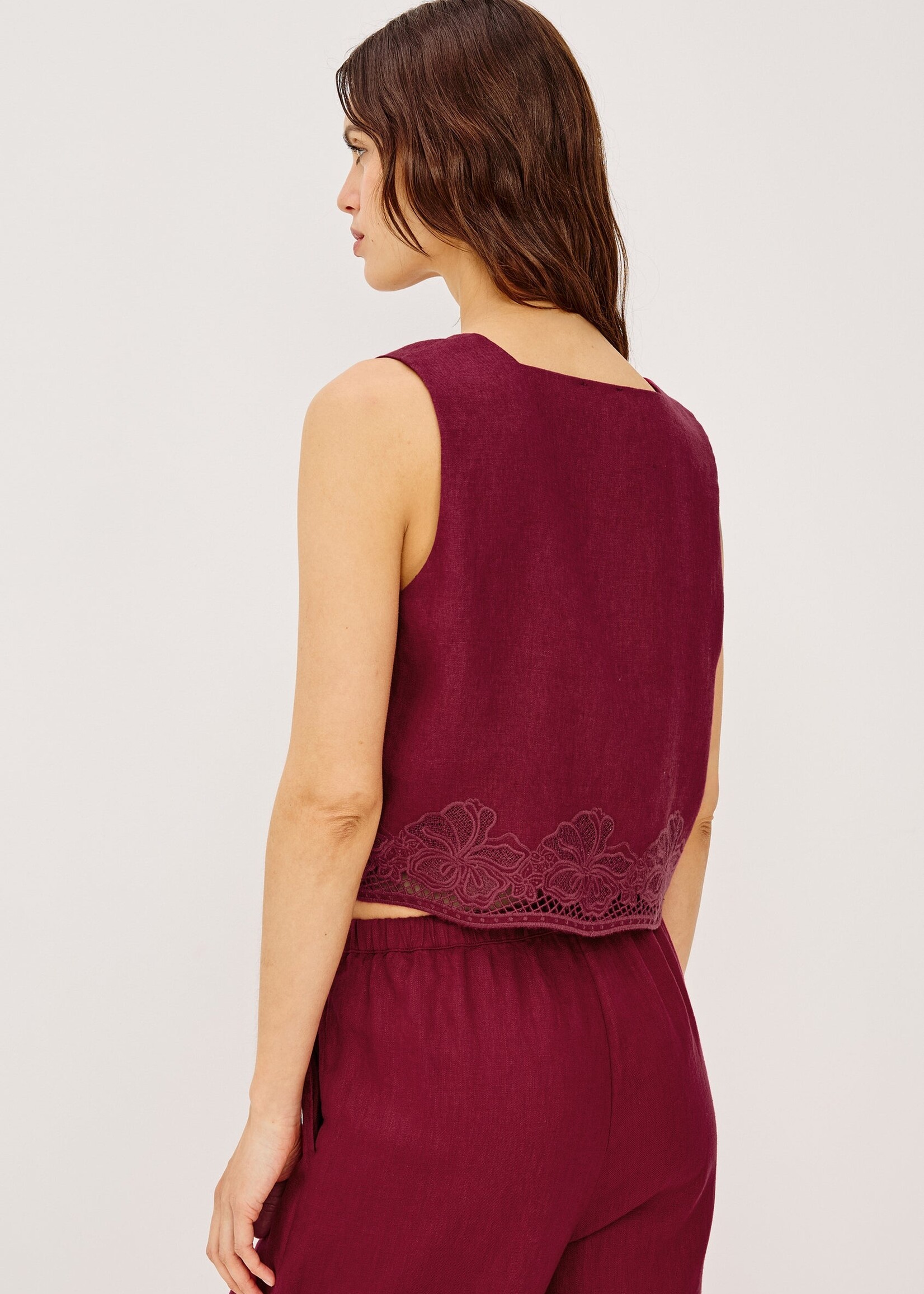 Rails Rails Akira Top - Berry Hibiscus Embroidery