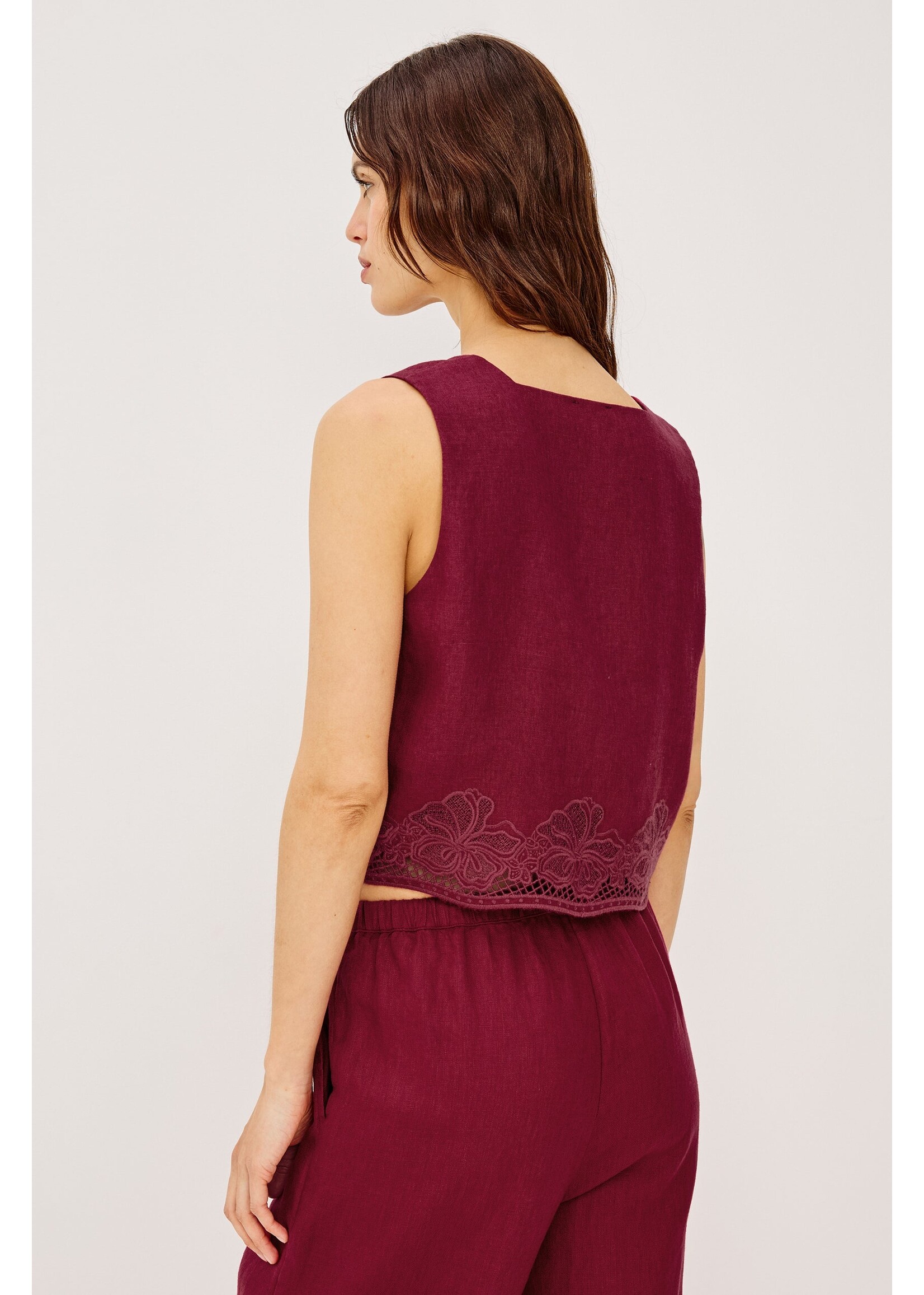Rails Rails Akira Top - Berry Hibiscus Embroidery