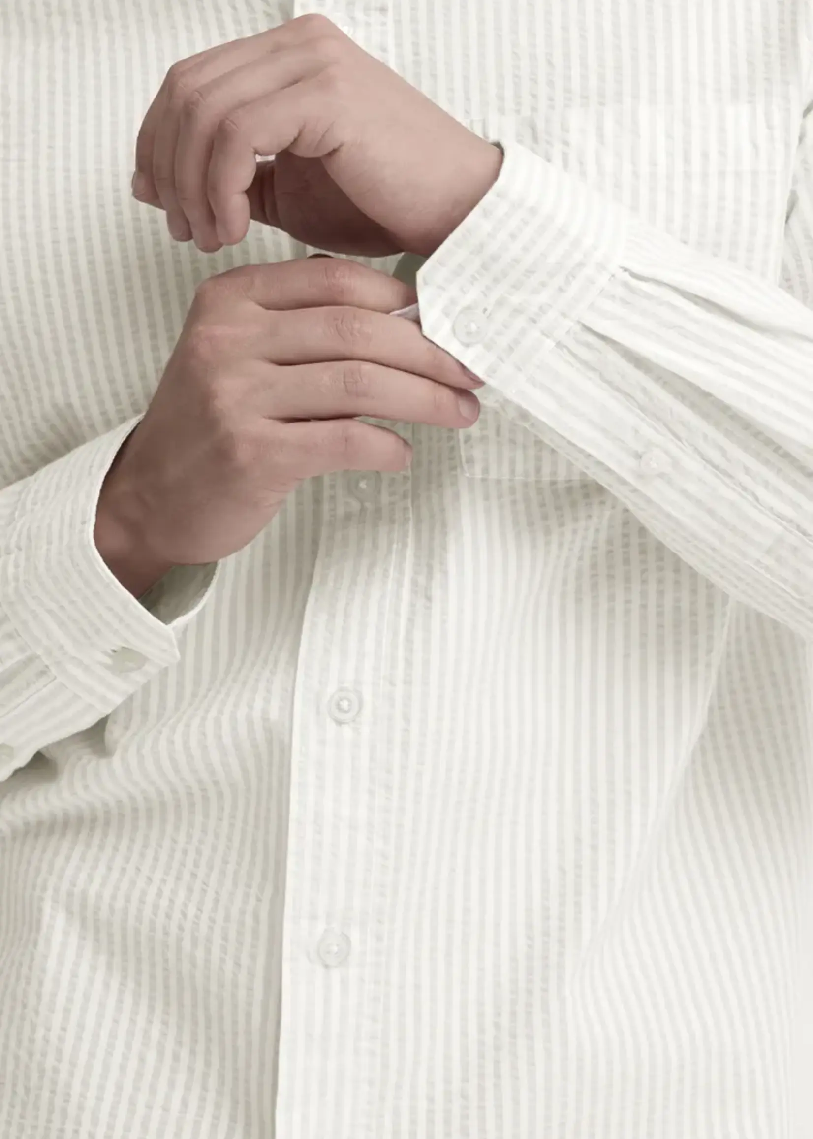 Casual Friday Casual Friday Jaevon Seersucker Shirt - Cloud Dancer Stripe