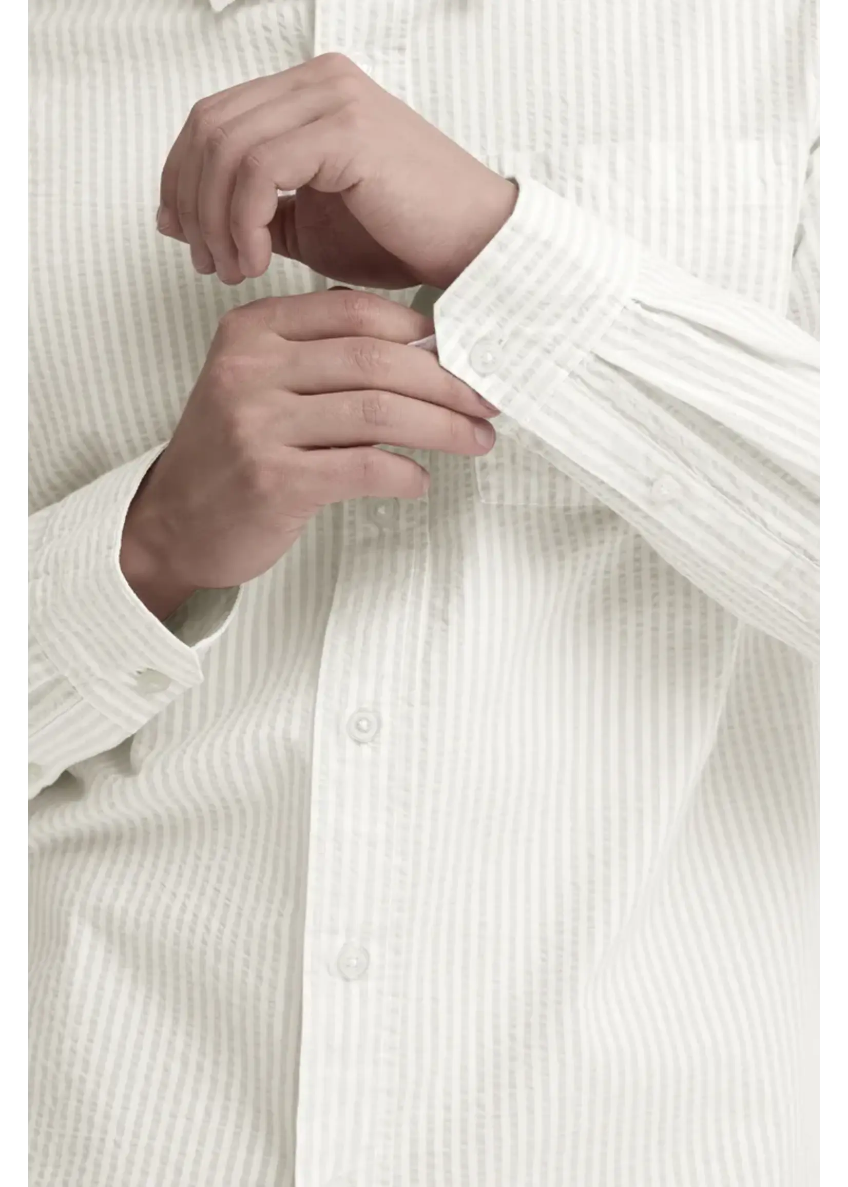 Casual Friday Casual Friday Jaevon Seersucker Shirt - Cloud Dancer Stripe
