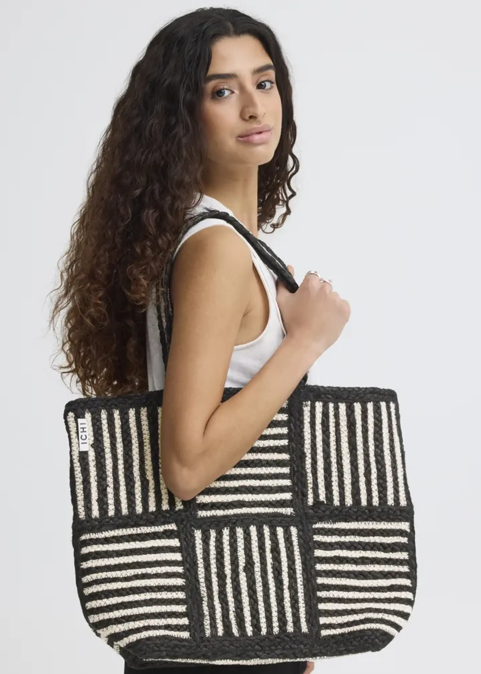 ICHI ICHI ISA Bag - Black