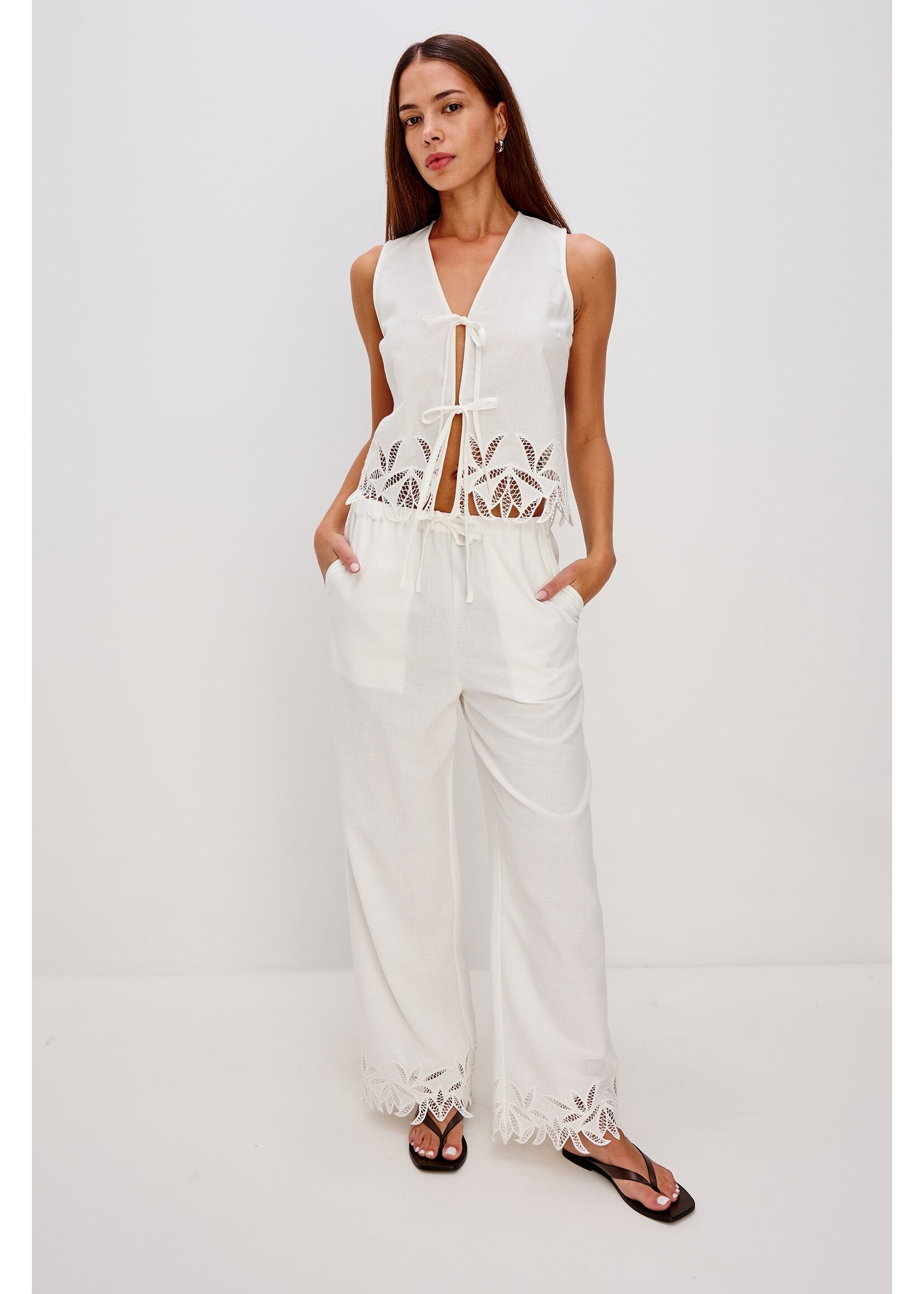 Rails Rails Oregon Top - White Palm Embroidery