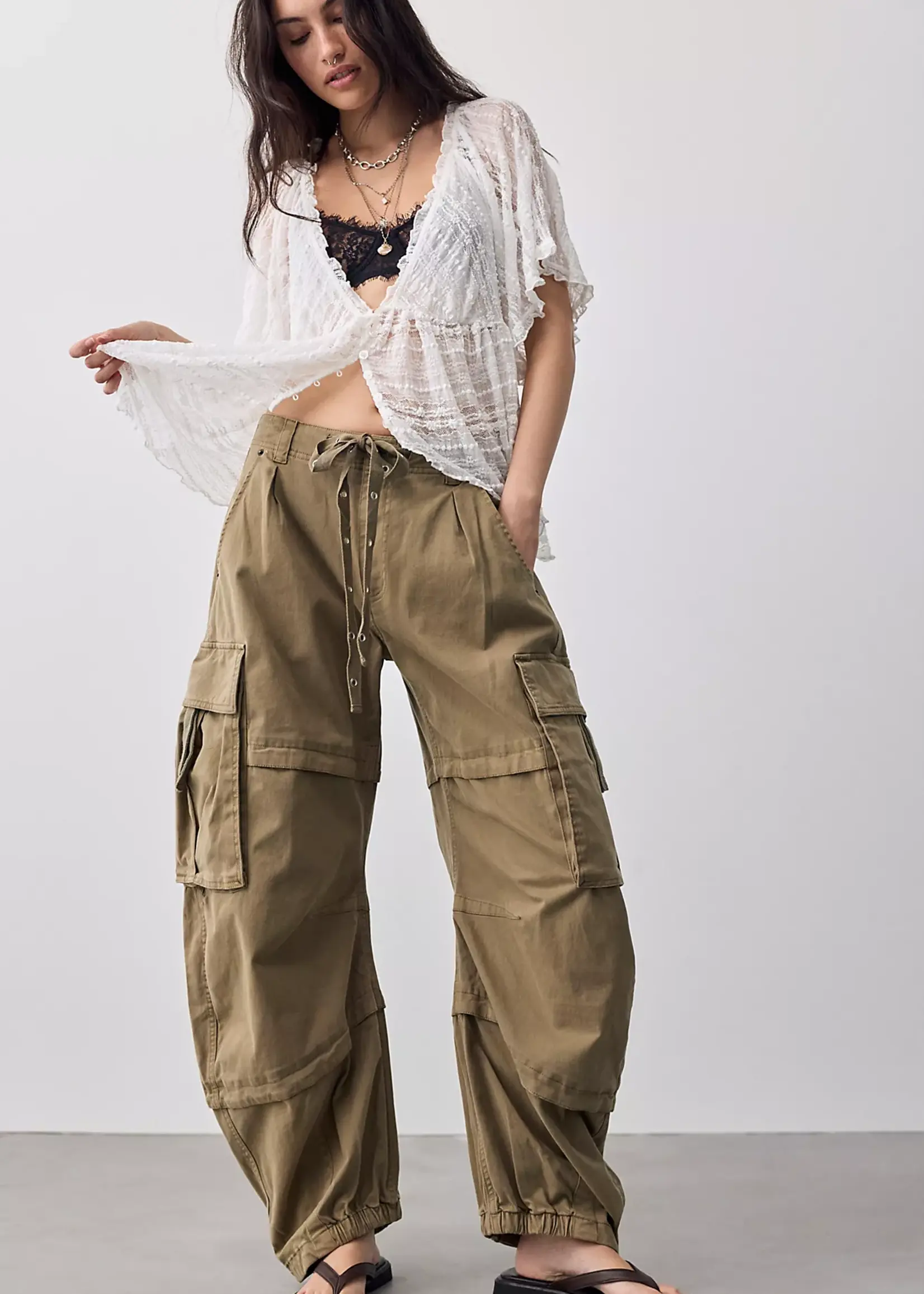 Free People Free People Reef Curved Cargo Twill Pant ( Deux Couleurs )