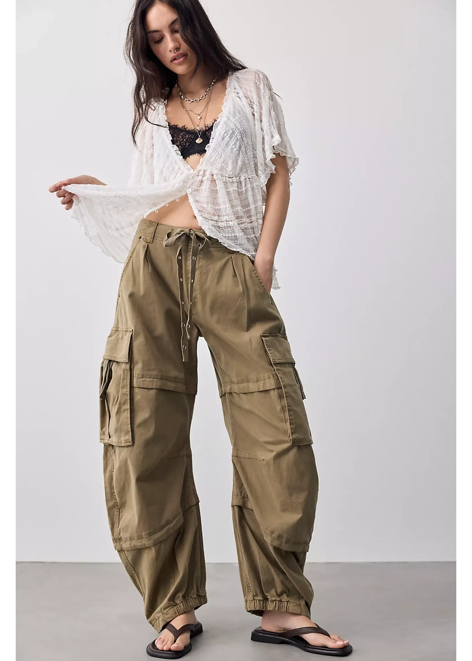 Free People Free People Reef Curved Cargo Twill Pant ( Deux Couleurs )