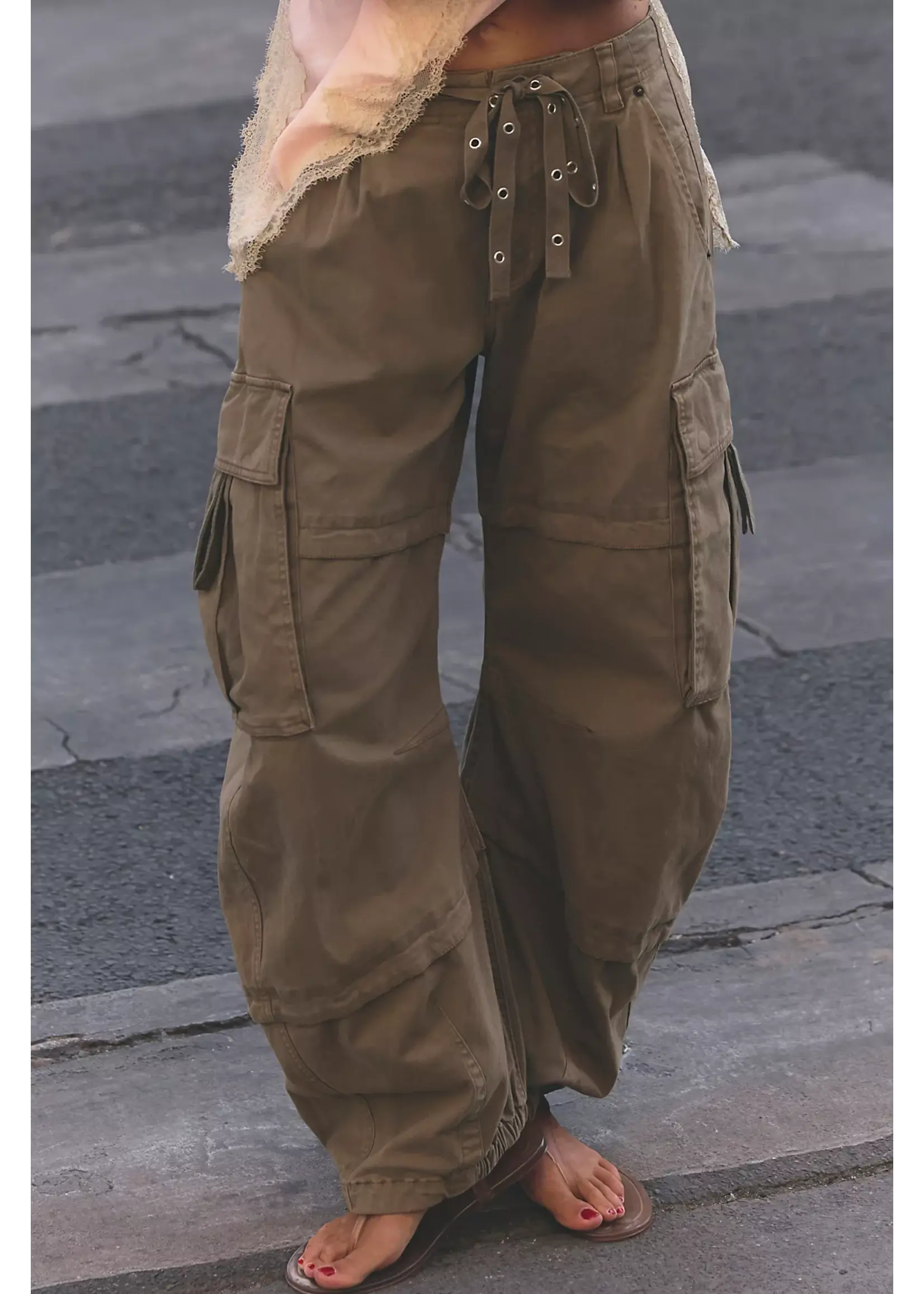 Free People Free People Reef Curved Cargo Twill Pant ( Deux Couleurs )