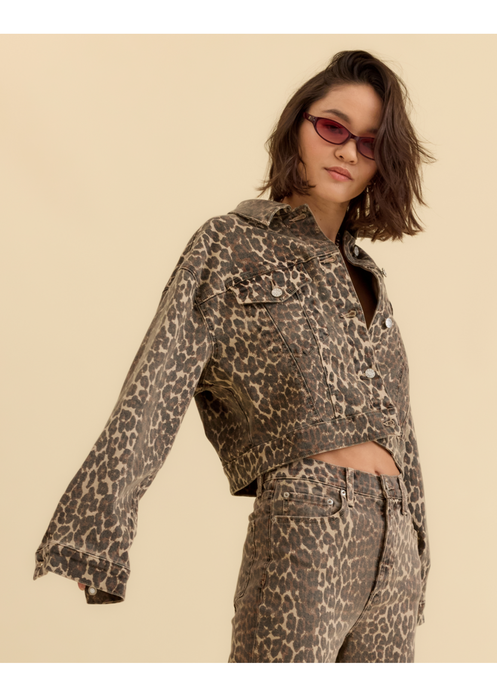 Daze Daze Denim Del Mar Cropped Trucker Jacket - Cool Cat